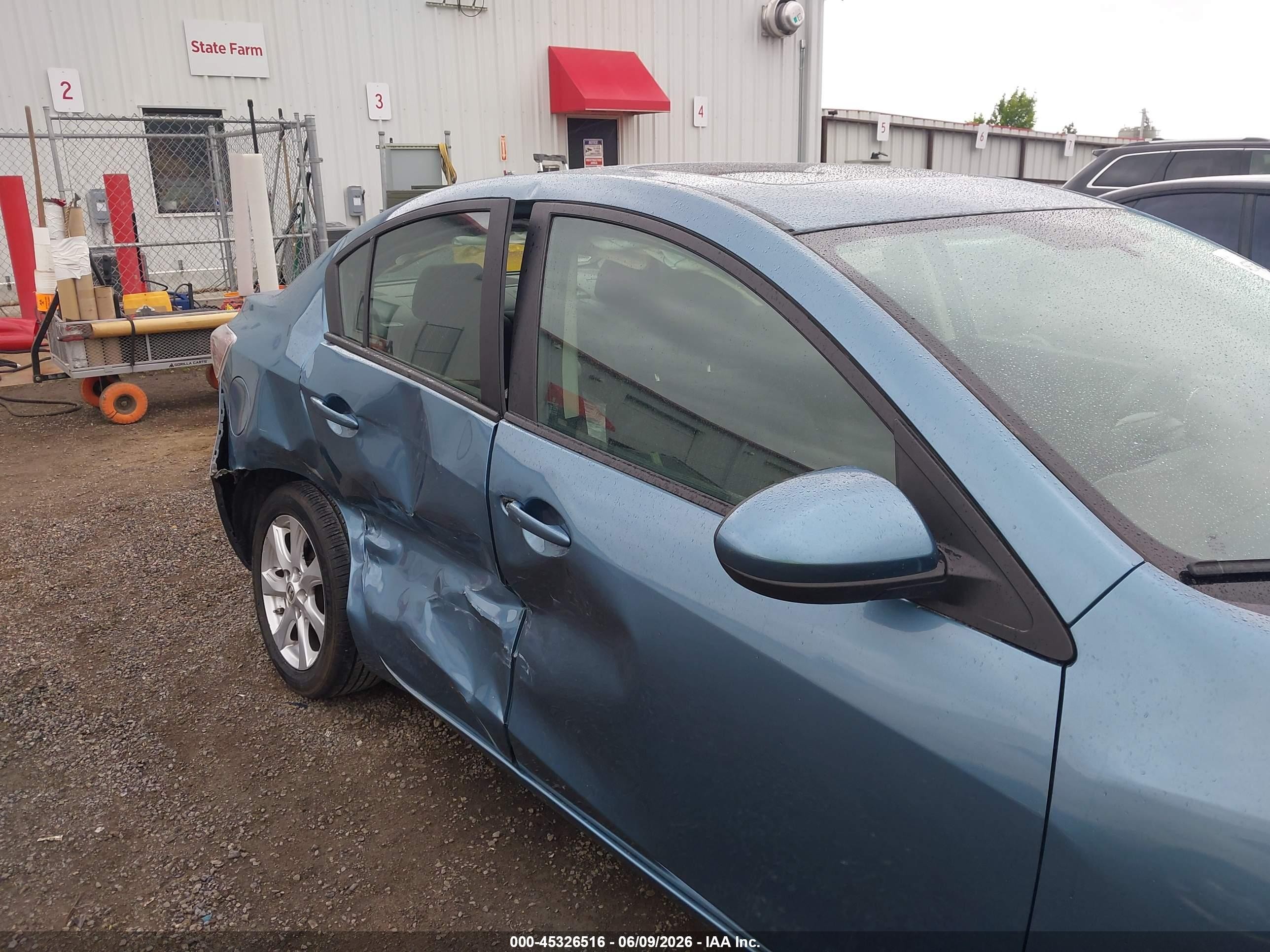2011 Mazda Mazda3 I Touring Blue vin: JM1BL1VGXB1364368