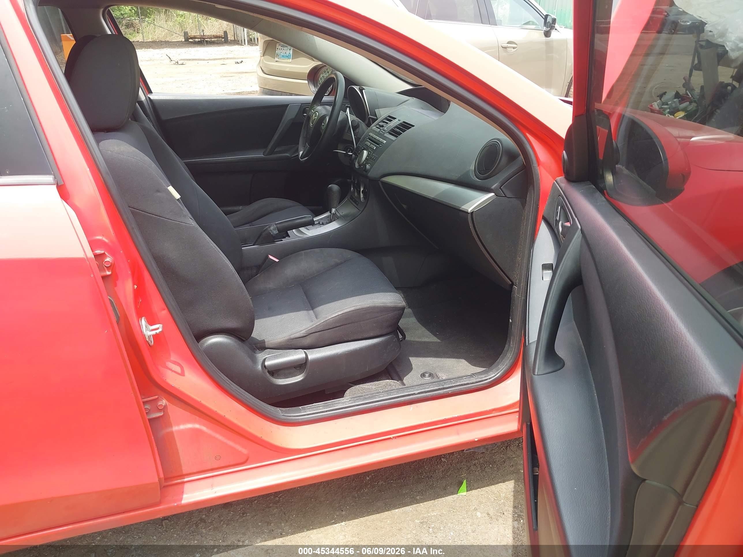 2011 Mazda Mazda3 I Touring Orange vin: JM1BL1VGXB1375967