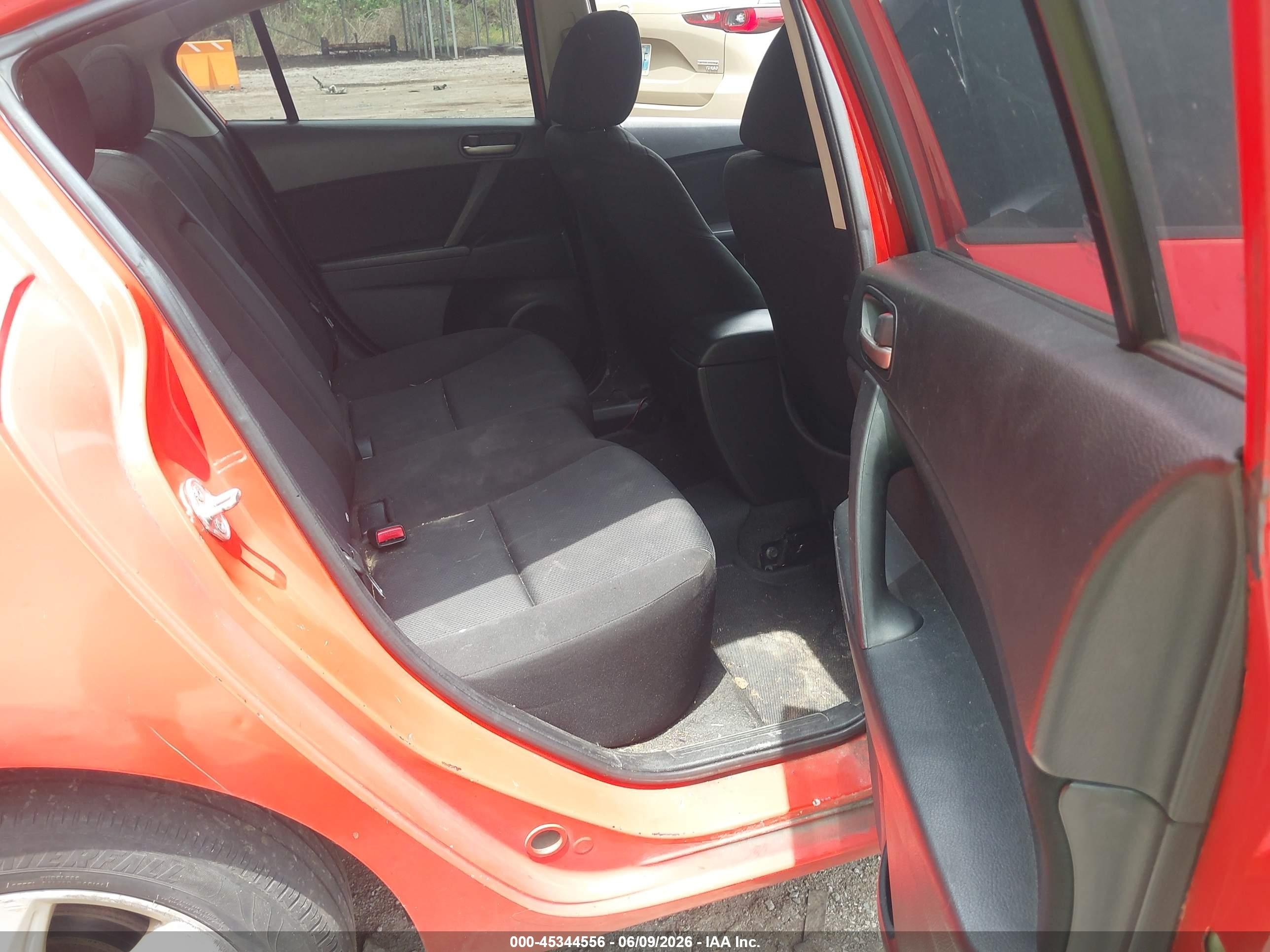 2011 Mazda Mazda3 I Touring Orange vin: JM1BL1VGXB1375967