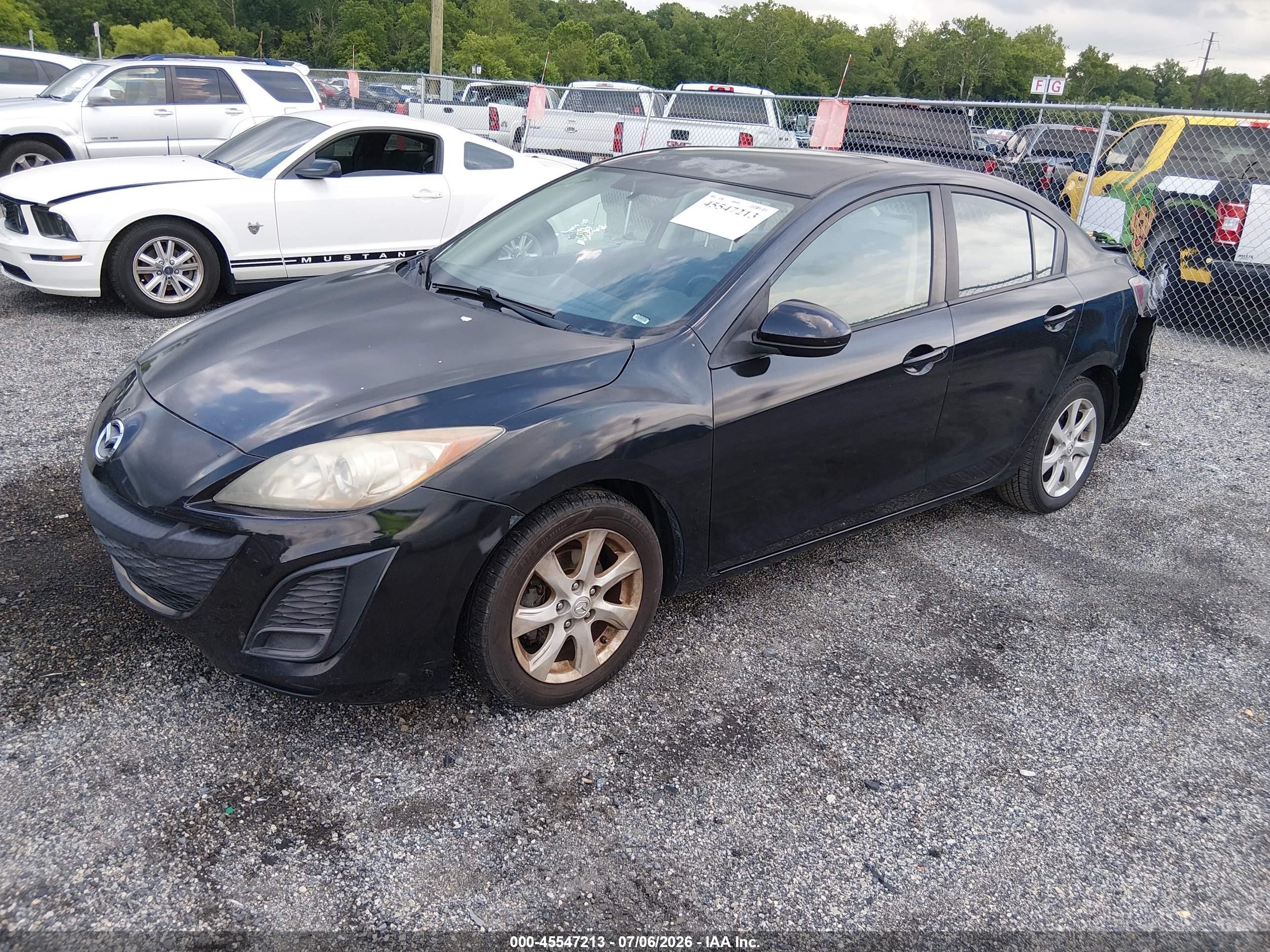2011 Mazda Mazda3 I Touring Черный vin: JM1BL1VGXB1422074