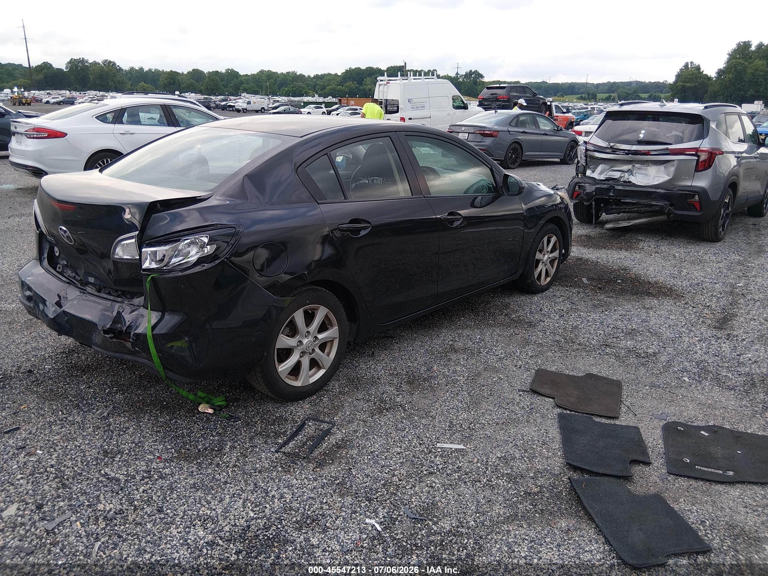 2011 Mazda Mazda3 I Touring Черный vin: JM1BL1VGXB1422074