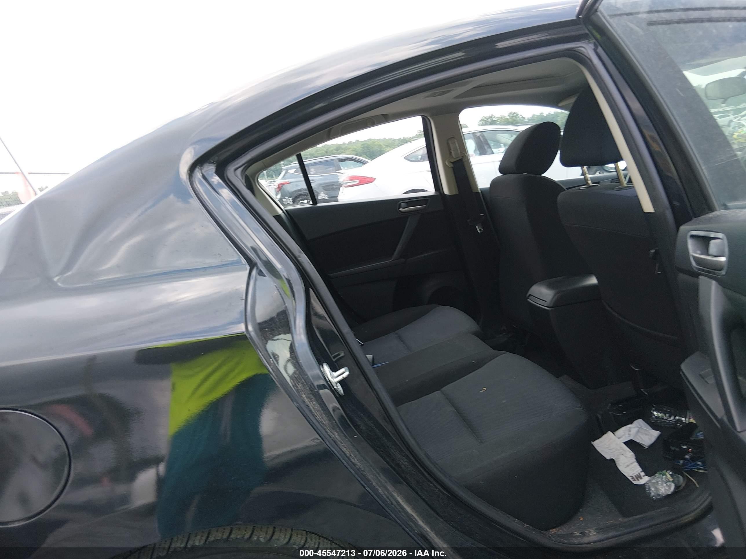 2011 Mazda Mazda3 I Touring Черный vin: JM1BL1VGXB1422074