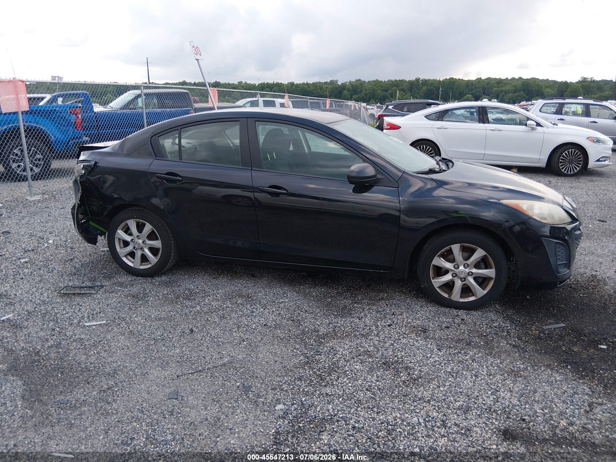 2011 Mazda Mazda3 I Touring Черный vin: JM1BL1VGXB1422074