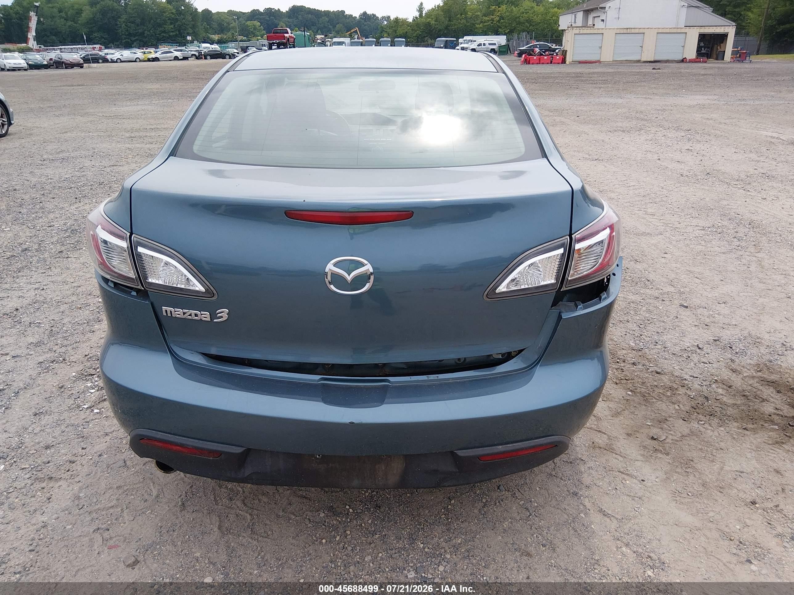 2011 Mazda Mazda3 I Touring Teal vin: JM1BL1VGXB1423371