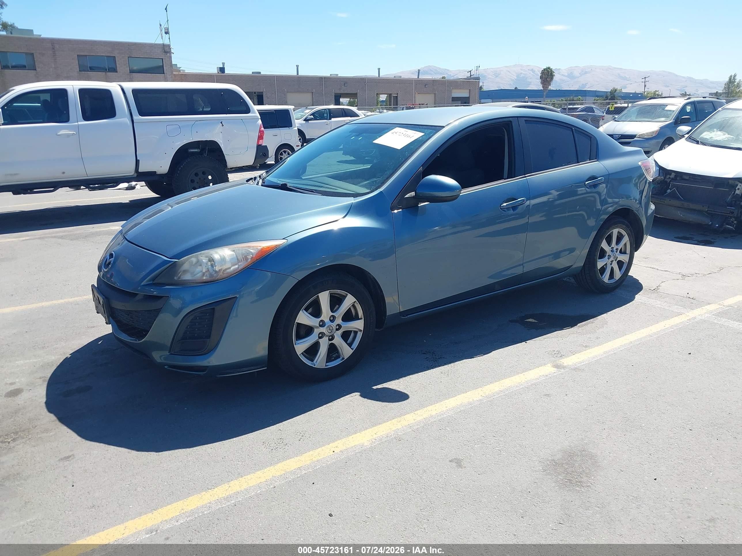 2011 Mazda Mazda3 I Touring Green vin: JM1BL1VGXB1429462