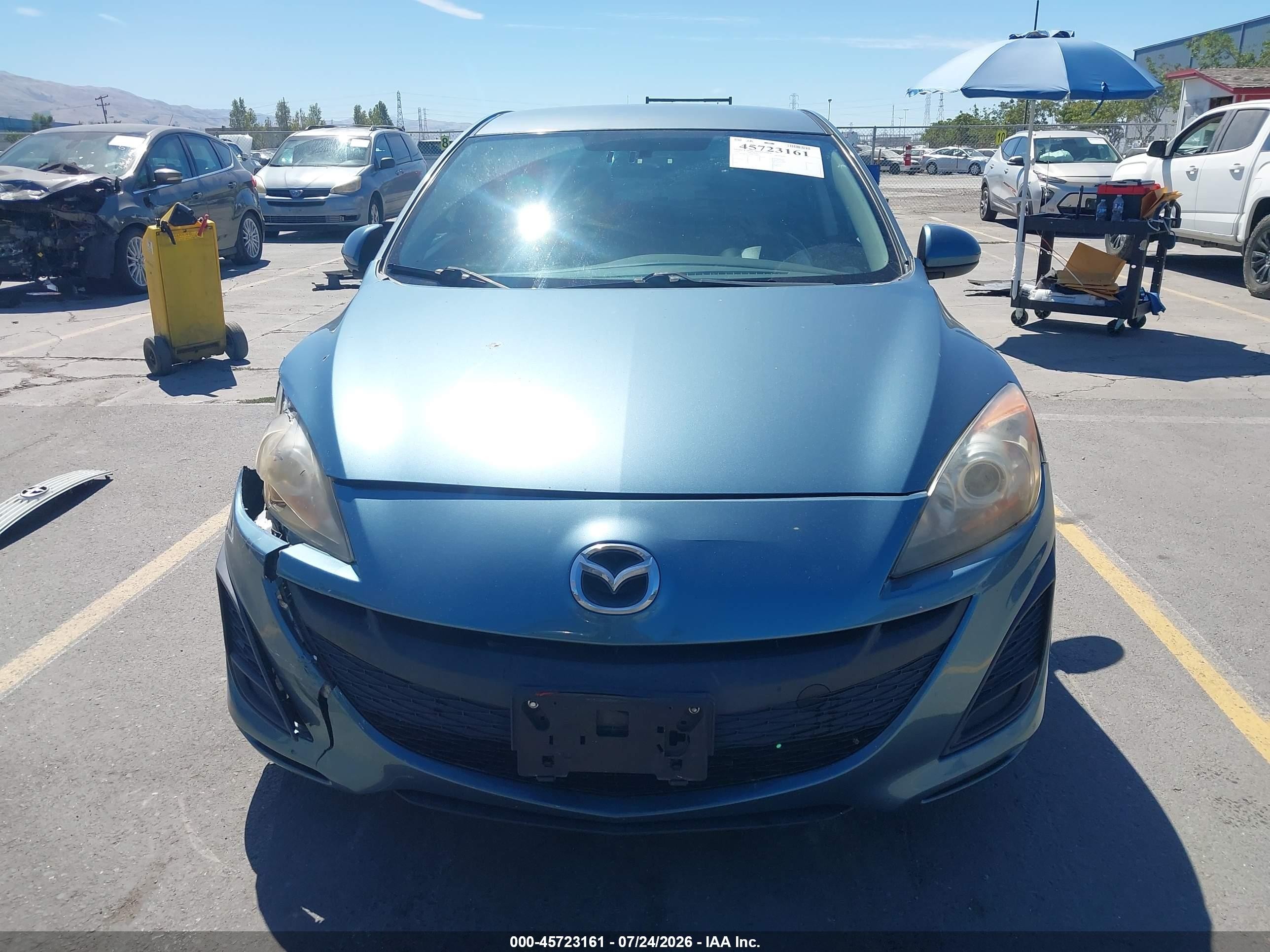 2011 Mazda Mazda3 I Touring Green vin: JM1BL1VGXB1429462