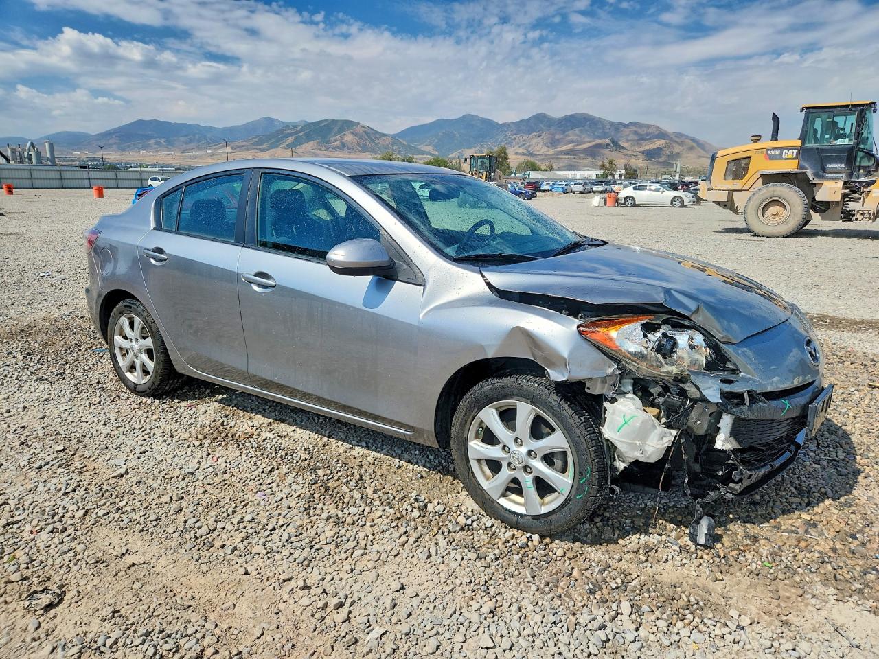 2011 Mazda 3 I Серебряный vin: JM1BL1VGXB1434869
