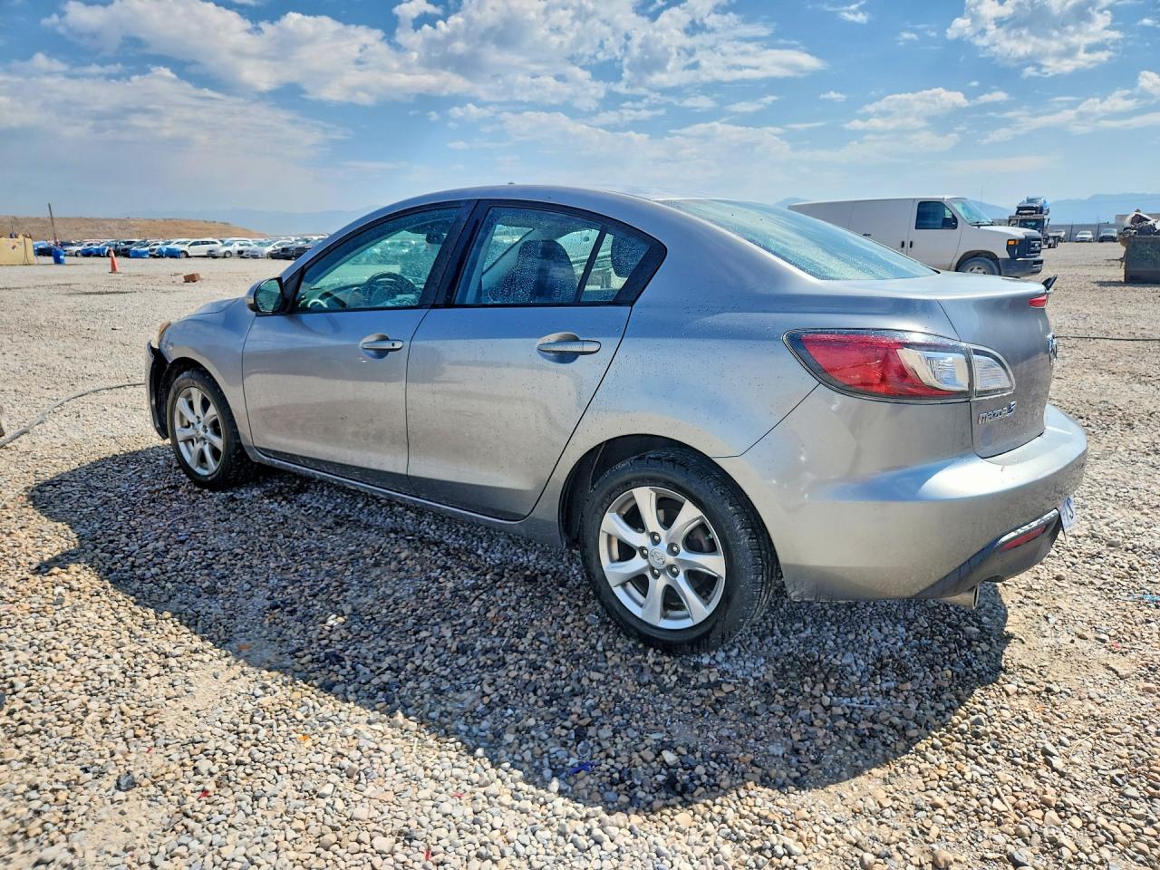 2011 Mazda 3 I Серебряный vin: JM1BL1VGXB1434869