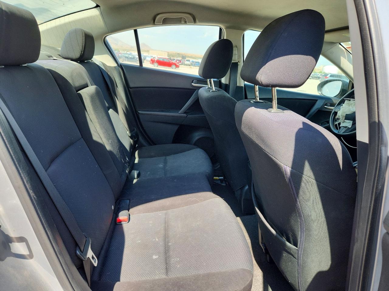 2011 Mazda 3 I Серебряный vin: JM1BL1VGXB1434869
