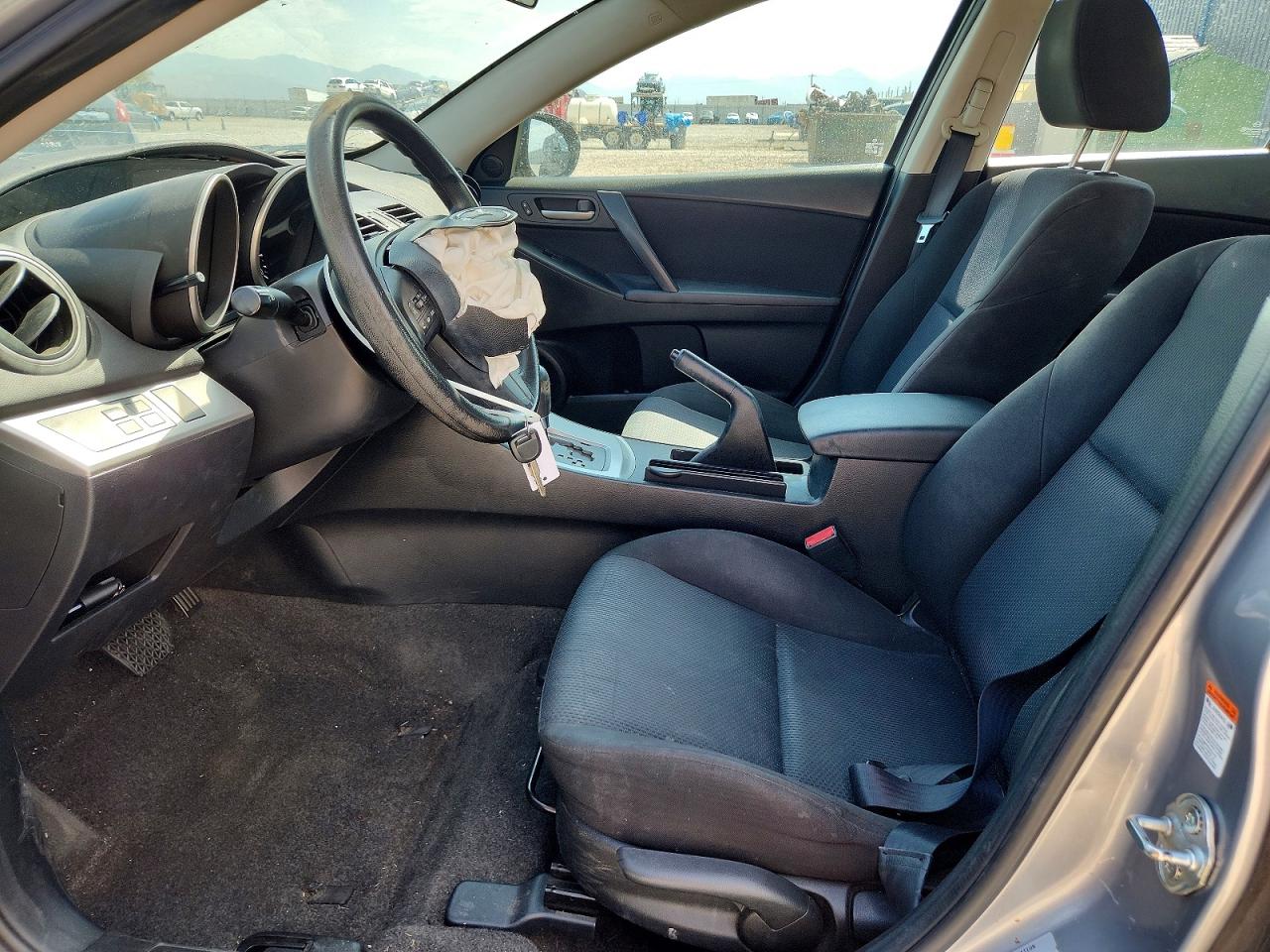 2011 Mazda 3 I Серебряный vin: JM1BL1VGXB1434869