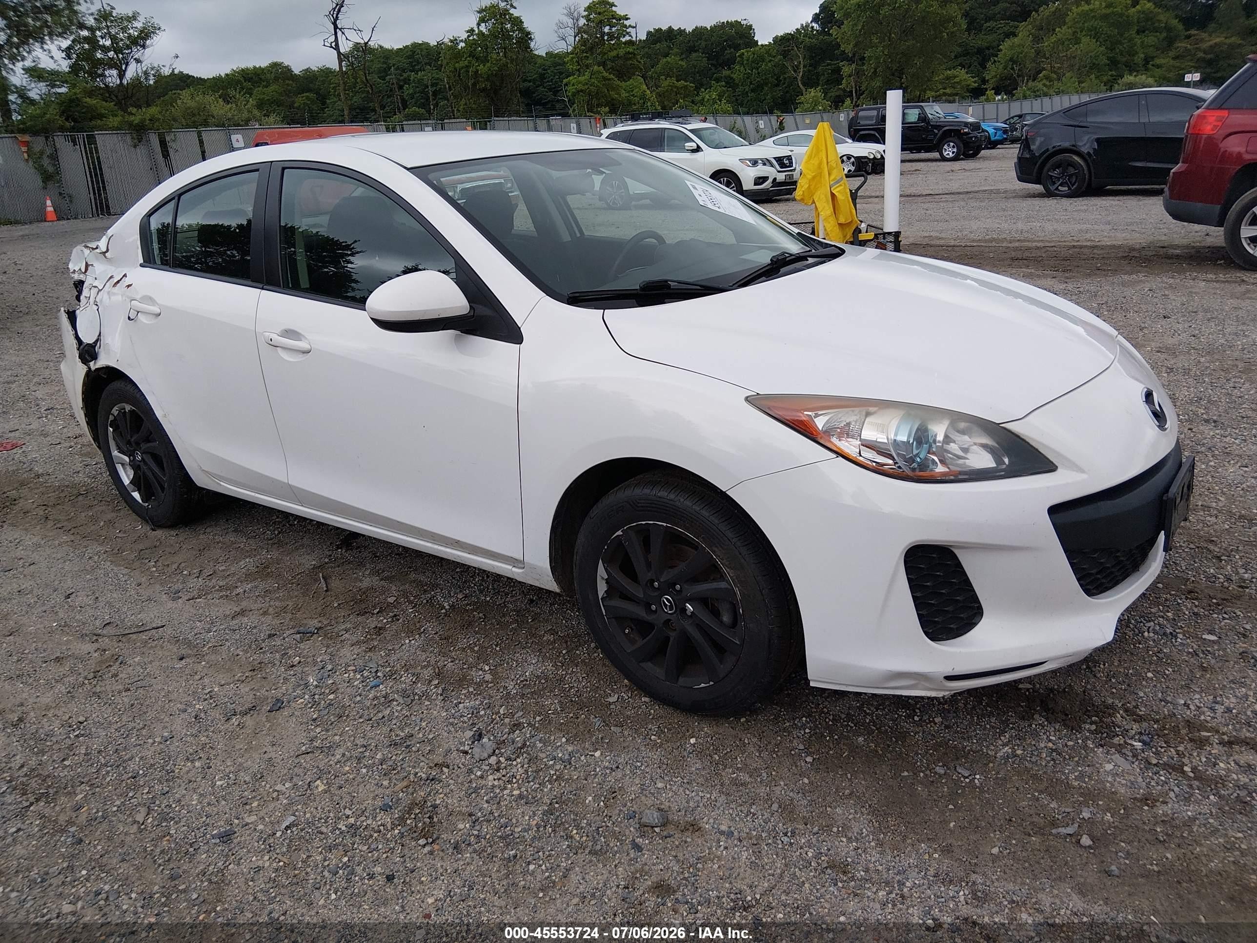 2013 Mazda Mazda3 I Touring White vin: JM1BL1VP3D1749760