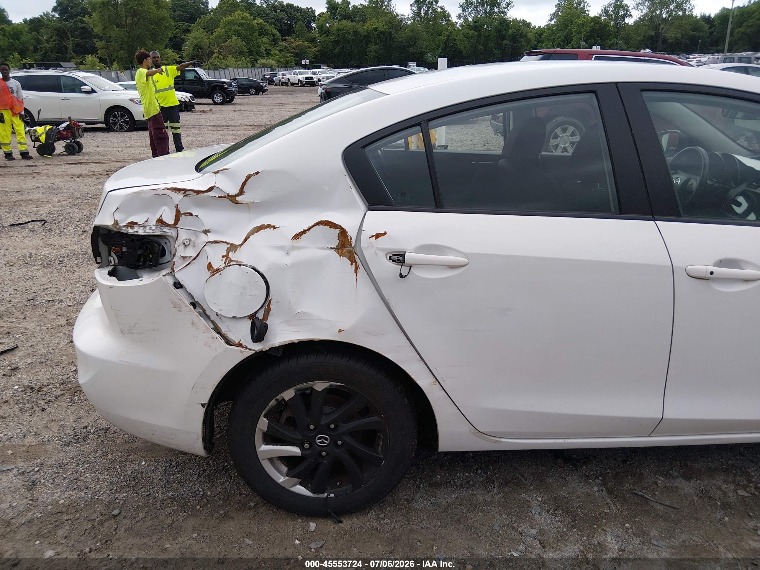 2013 Mazda Mazda3 I Touring White vin: JM1BL1VP3D1749760