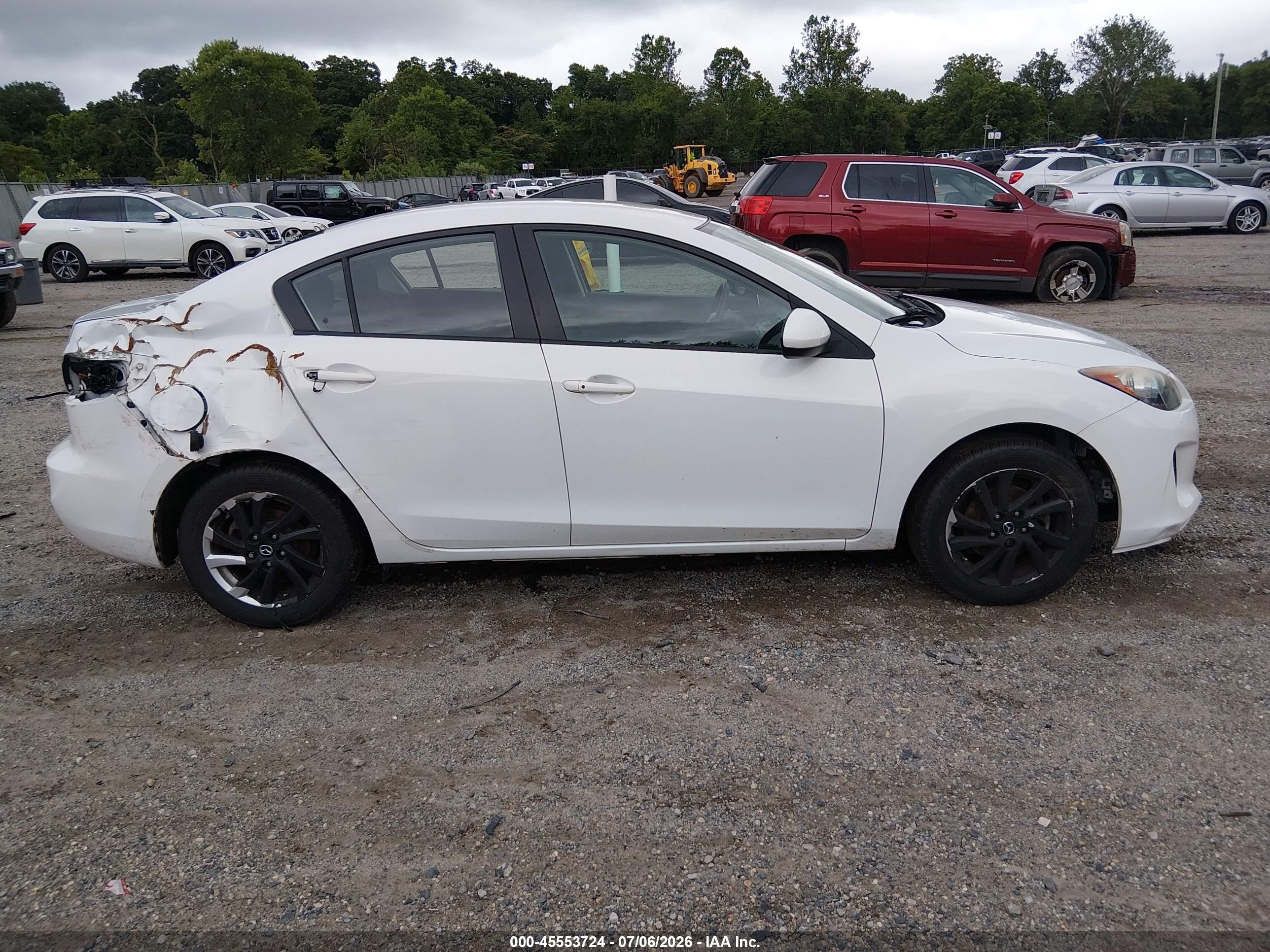 2013 Mazda Mazda3 I Touring White vin: JM1BL1VP3D1749760