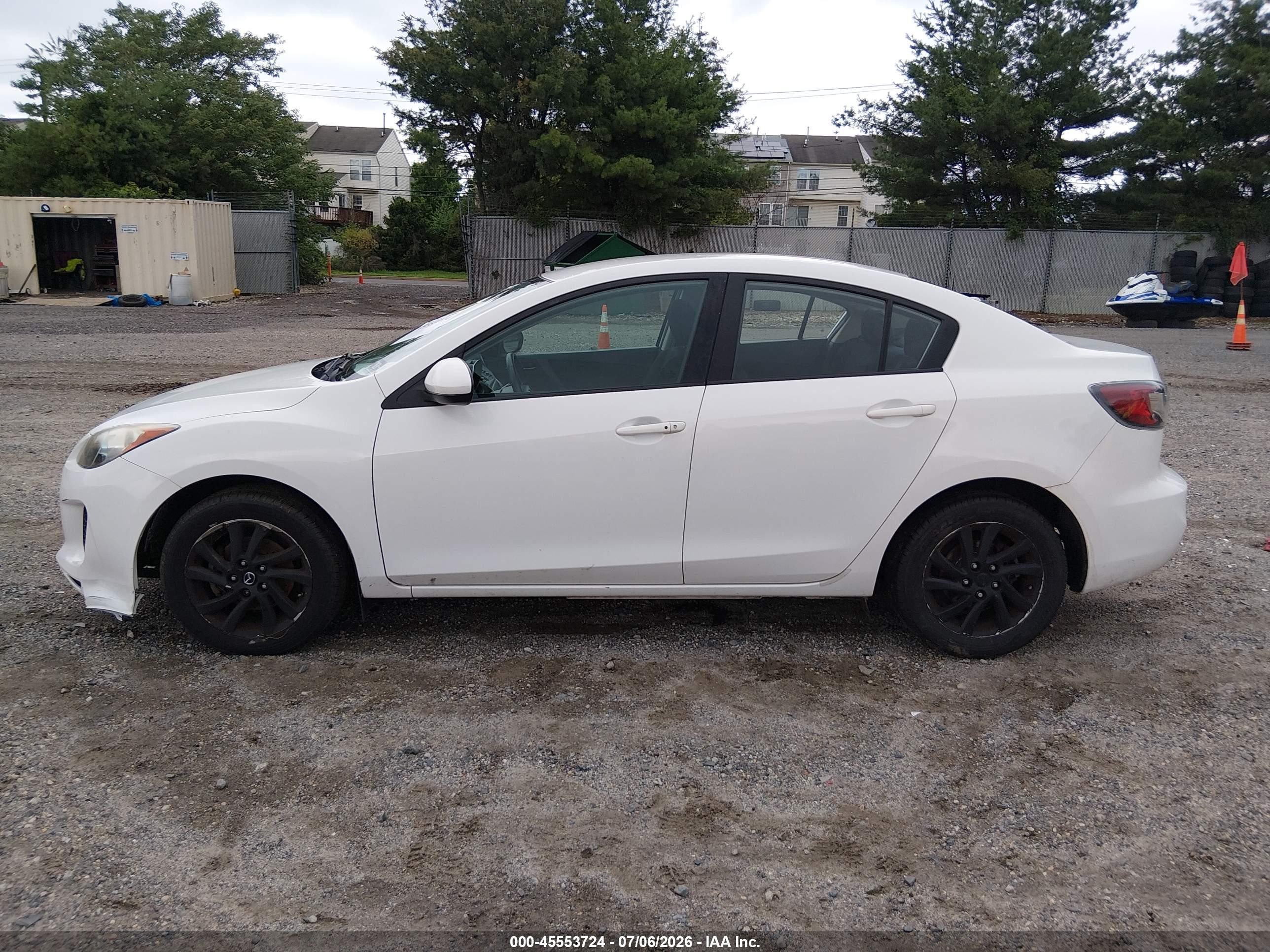 2013 Mazda Mazda3 I Touring White vin: JM1BL1VP3D1749760
