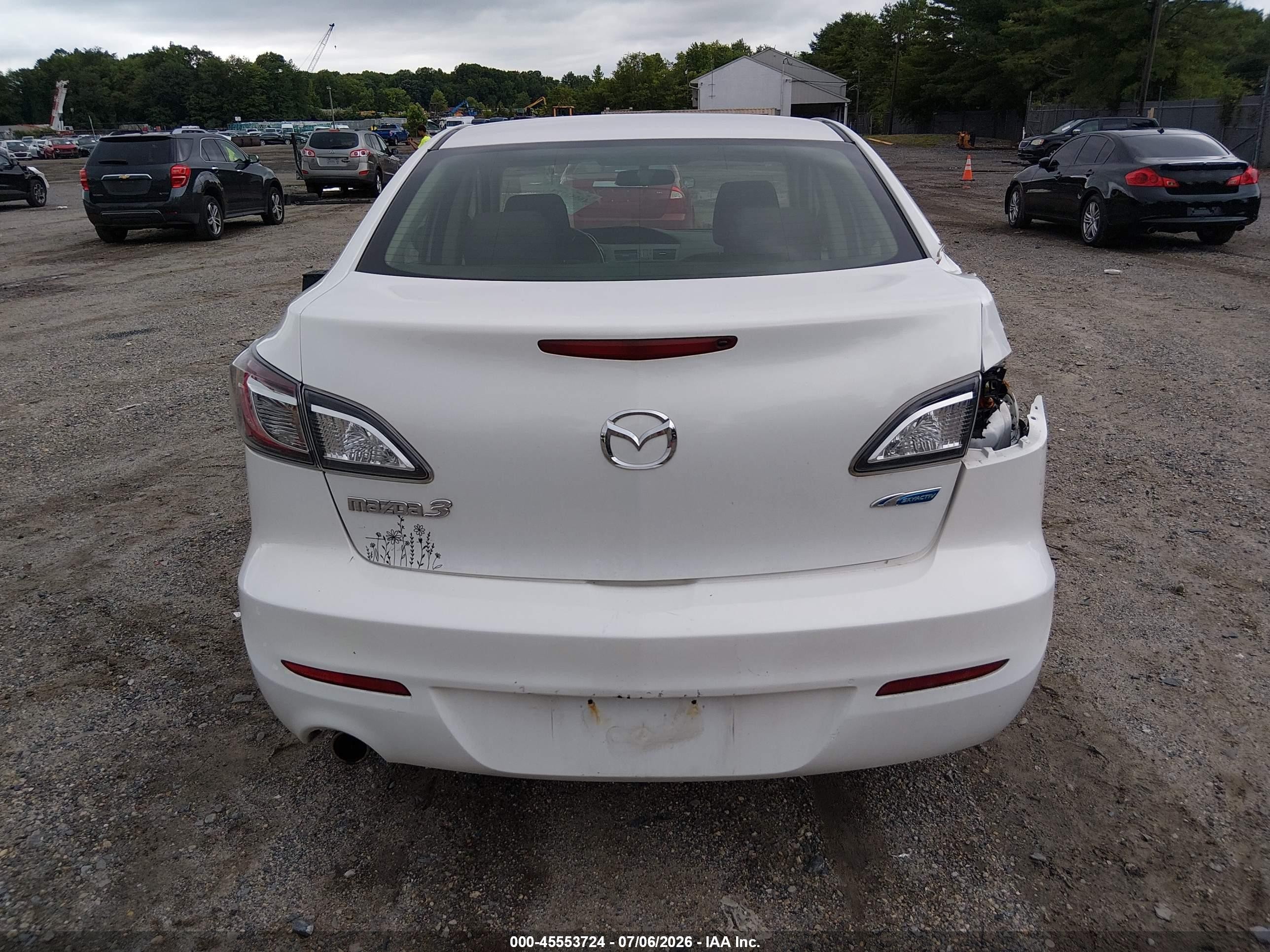 2013 Mazda Mazda3 I Touring White vin: JM1BL1VP3D1749760