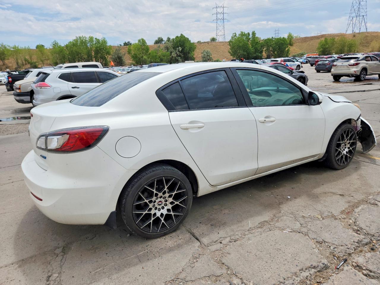 2013 Mazda 3 I White vin: JM1BL1VP4D1748780