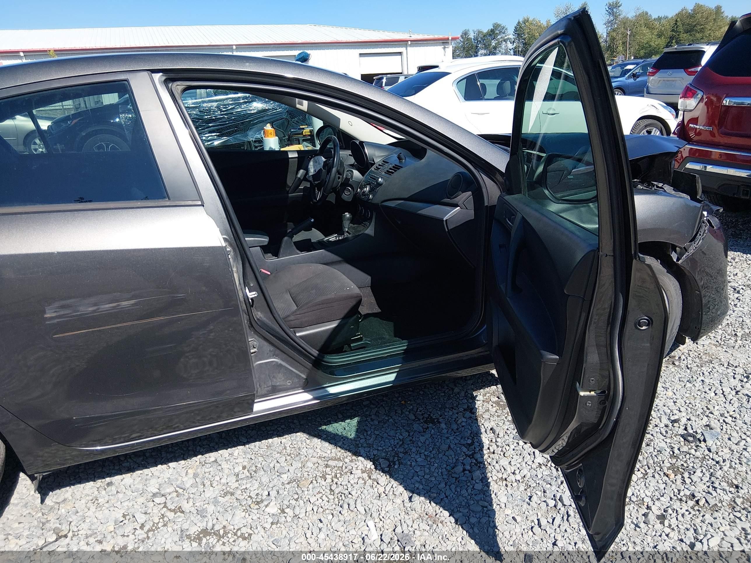 2013 Mazda Mazda3 I Touring Серый vin: JM1BL1VP4D1791368