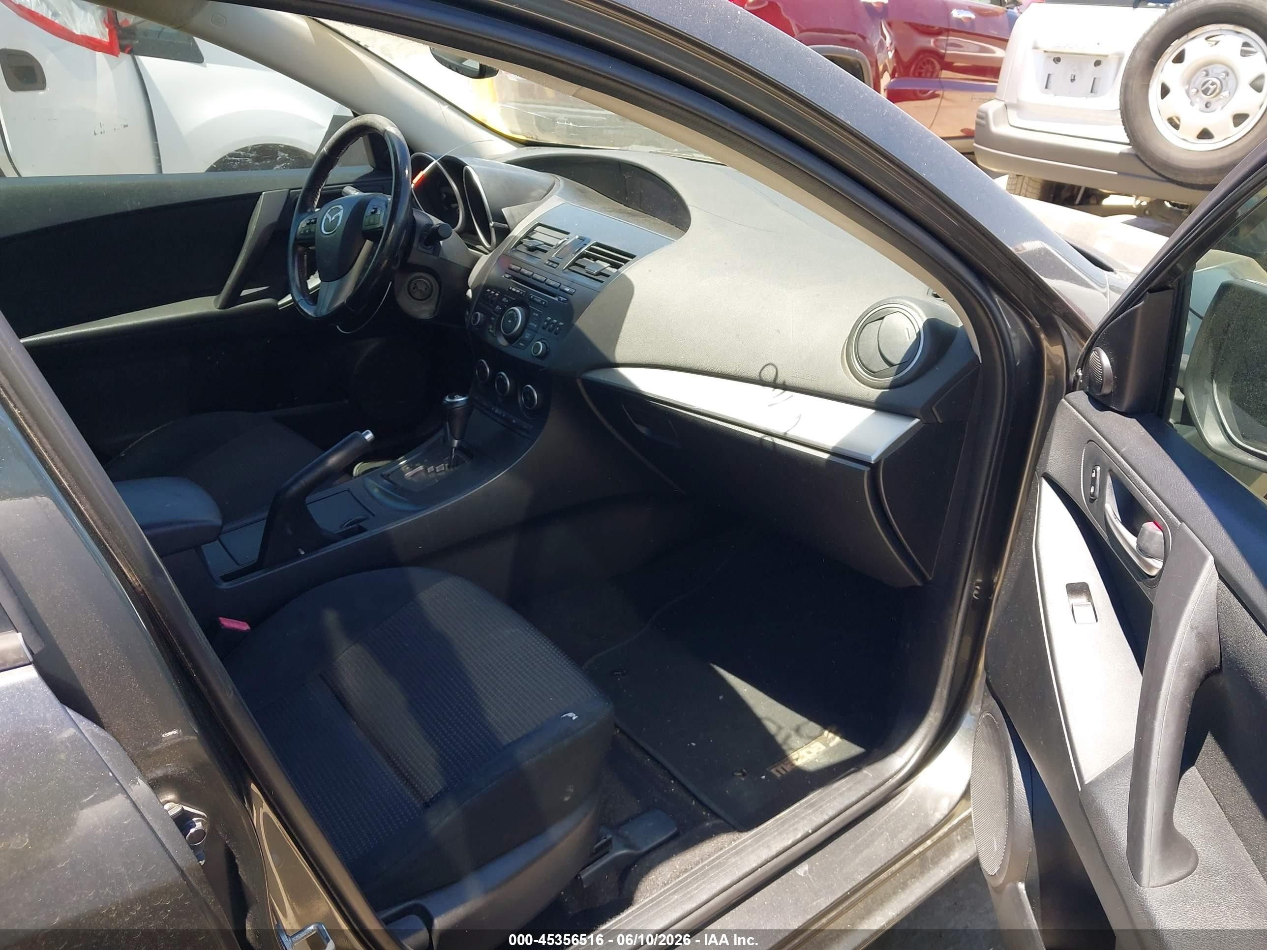 2013 Mazda Mazda3 I Touring Серый vin: JM1BL1VP4D1794657