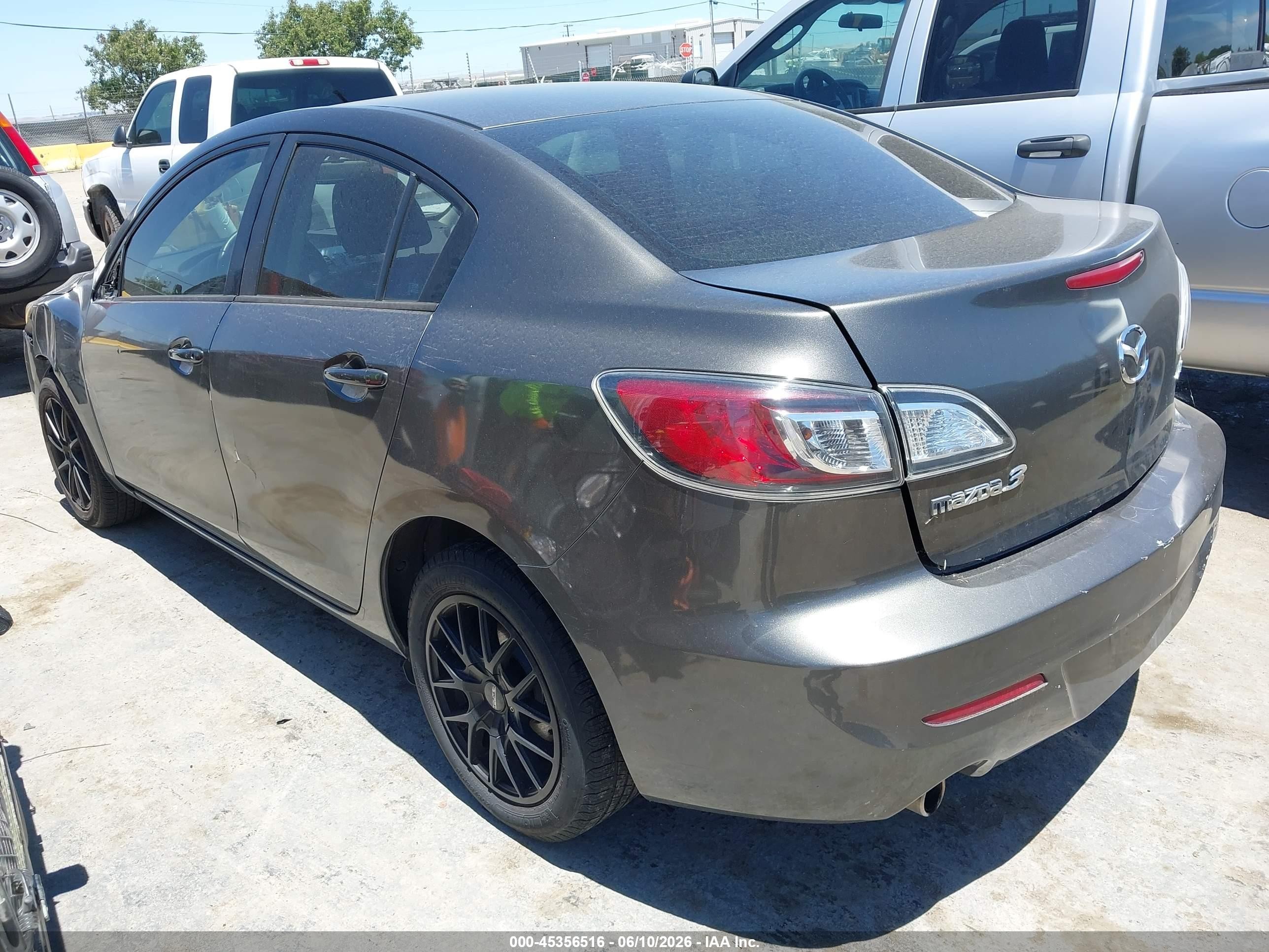 2013 Mazda Mazda3 I Touring Серый vin: JM1BL1VP4D1794657
