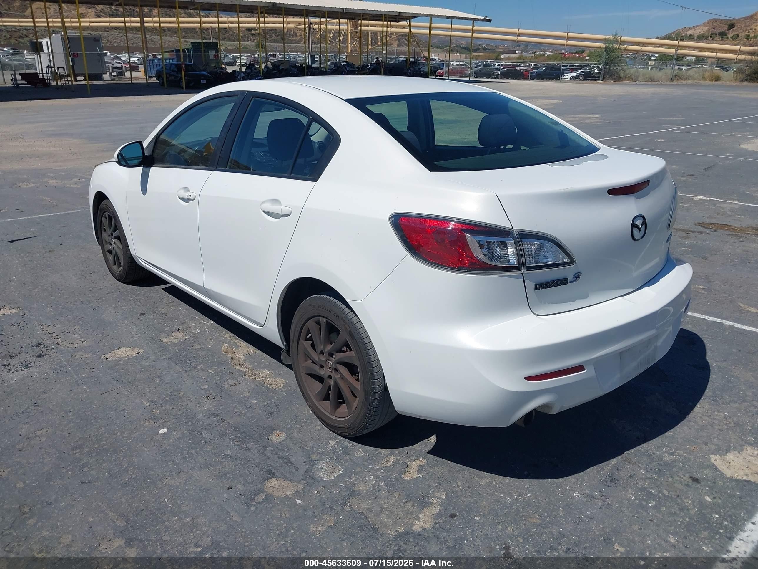 2013 Mazda Mazda3 I Touring White vin: JM1BL1VP5D1778001