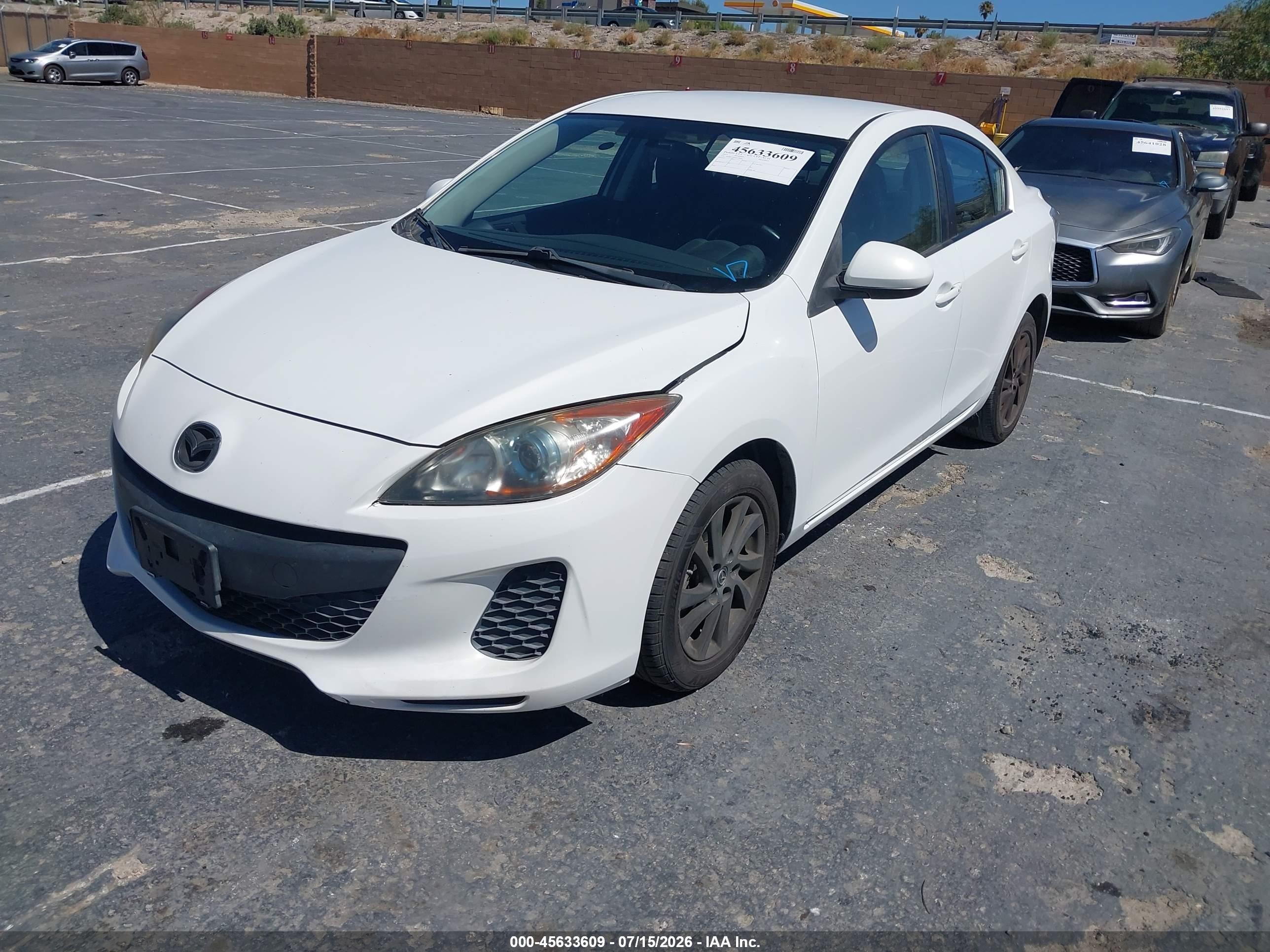 2013 Mazda Mazda3 I Touring White vin: JM1BL1VP5D1778001