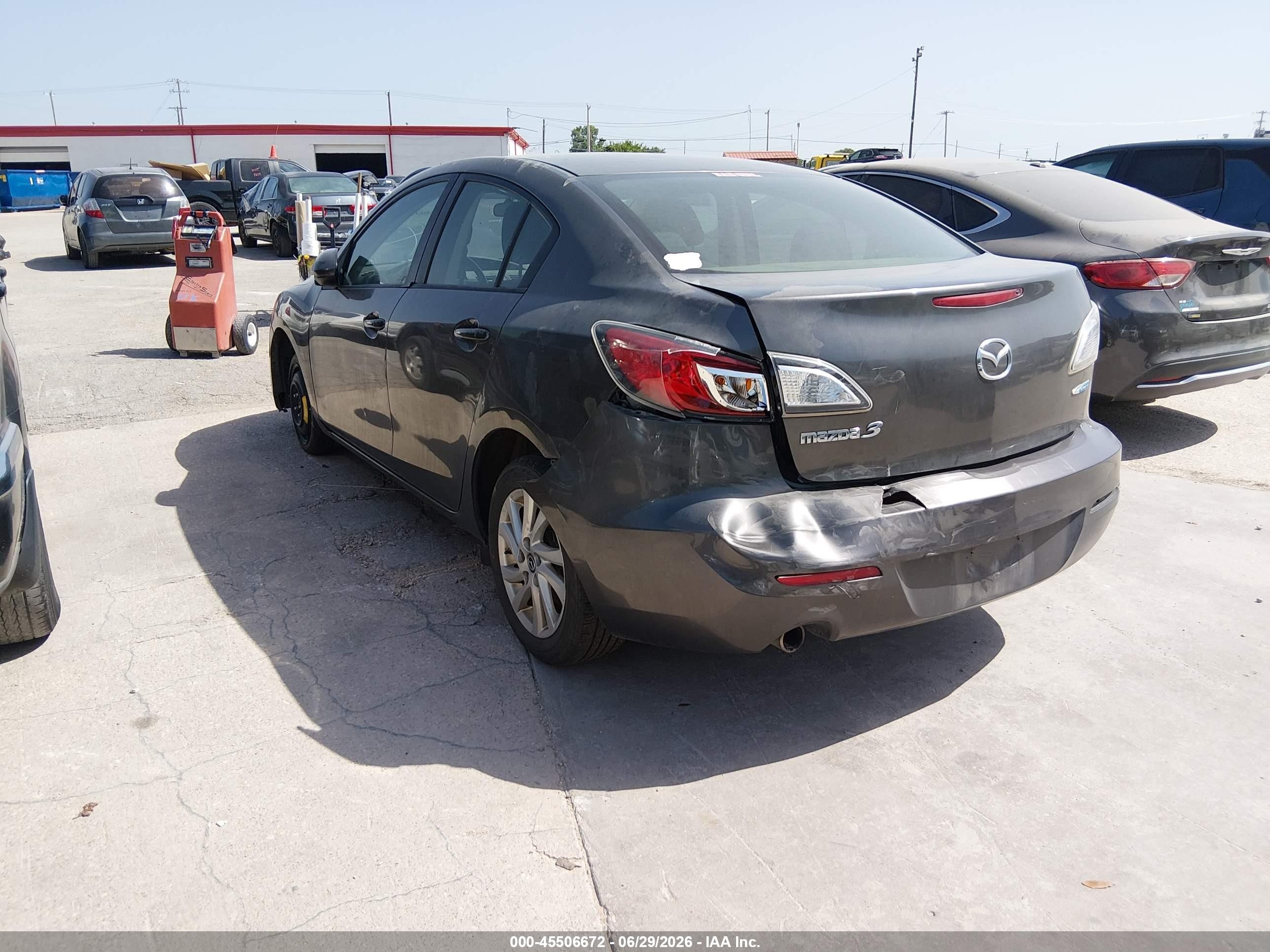 2013 Mazda Mazda3 I Touring Brown vin: JM1BL1VP8D1738978