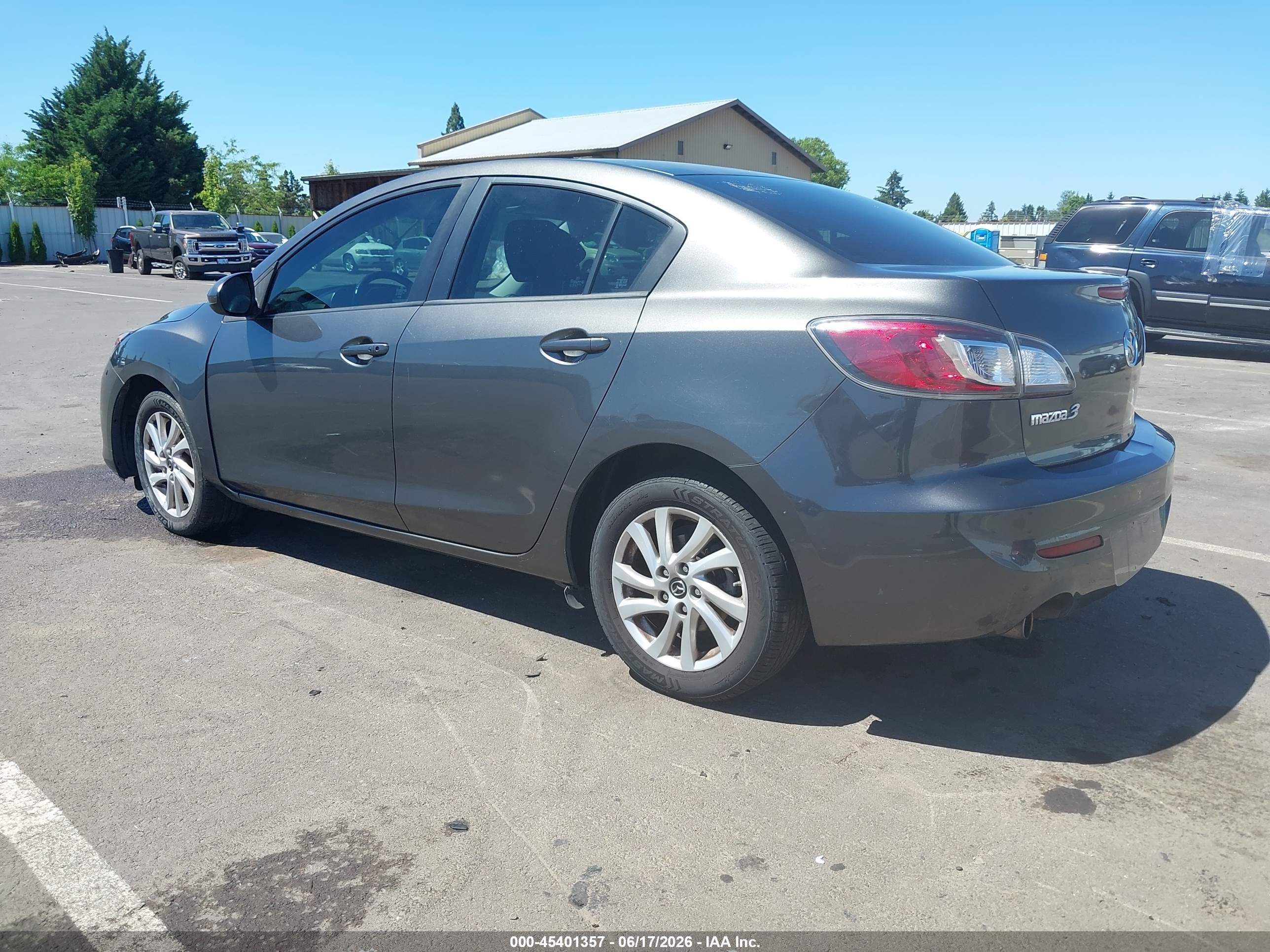 2013 Mazda Mazda3 I Touring Gray vin: JM1BL1VP8D1793866