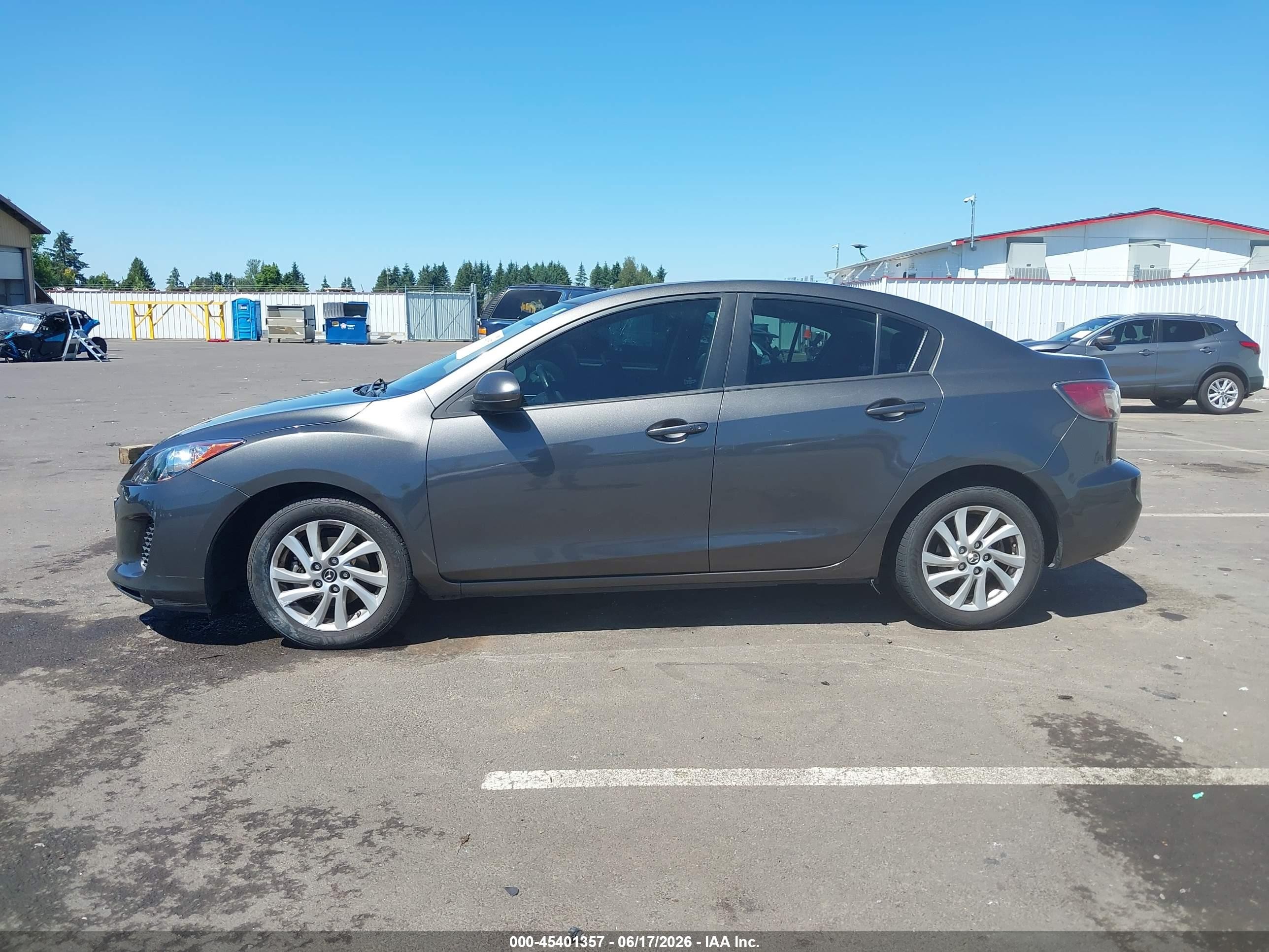 2013 Mazda Mazda3 I Touring Gray vin: JM1BL1VP8D1793866