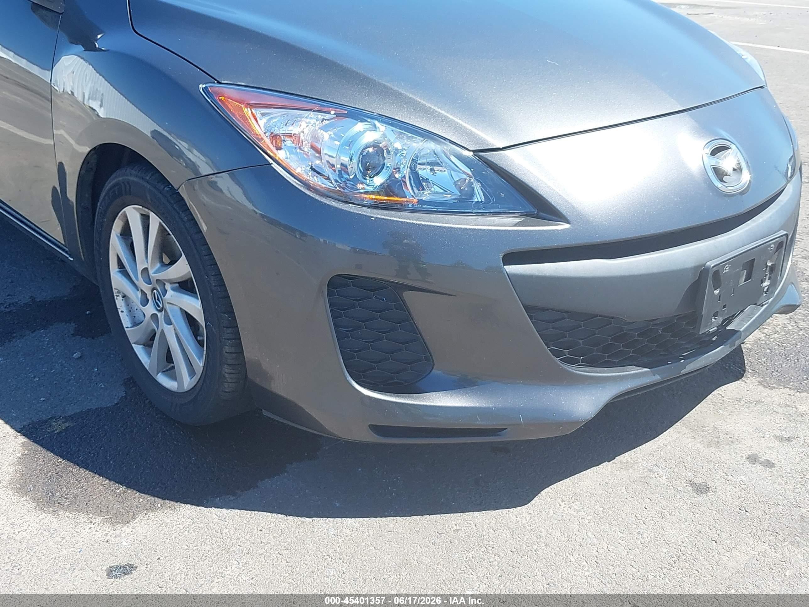 2013 Mazda Mazda3 I Touring Gray vin: JM1BL1VP8D1793866