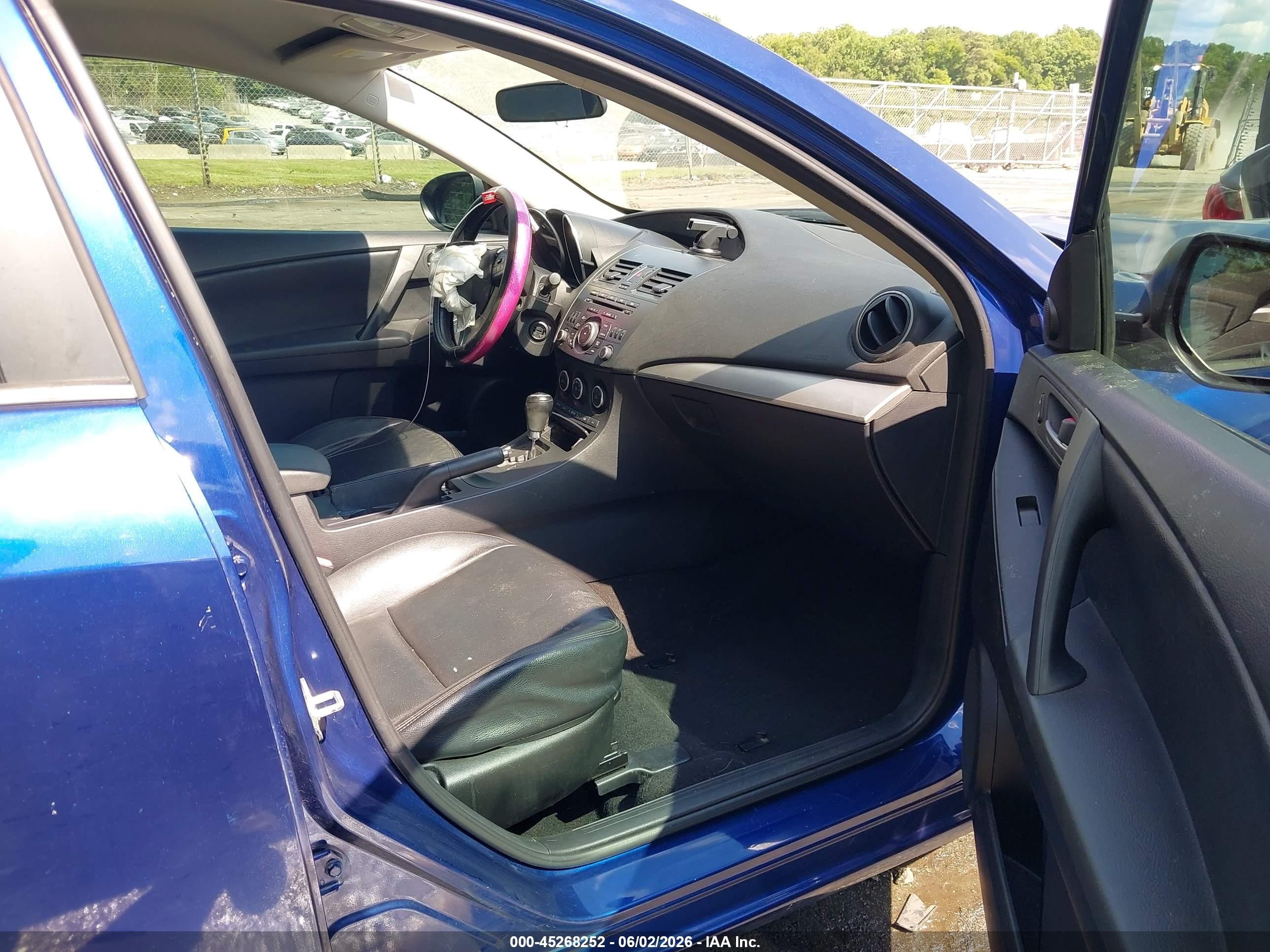 2013 Mazda Mazda3 I Touring Blue vin: JM1BL1VP8D1808463
