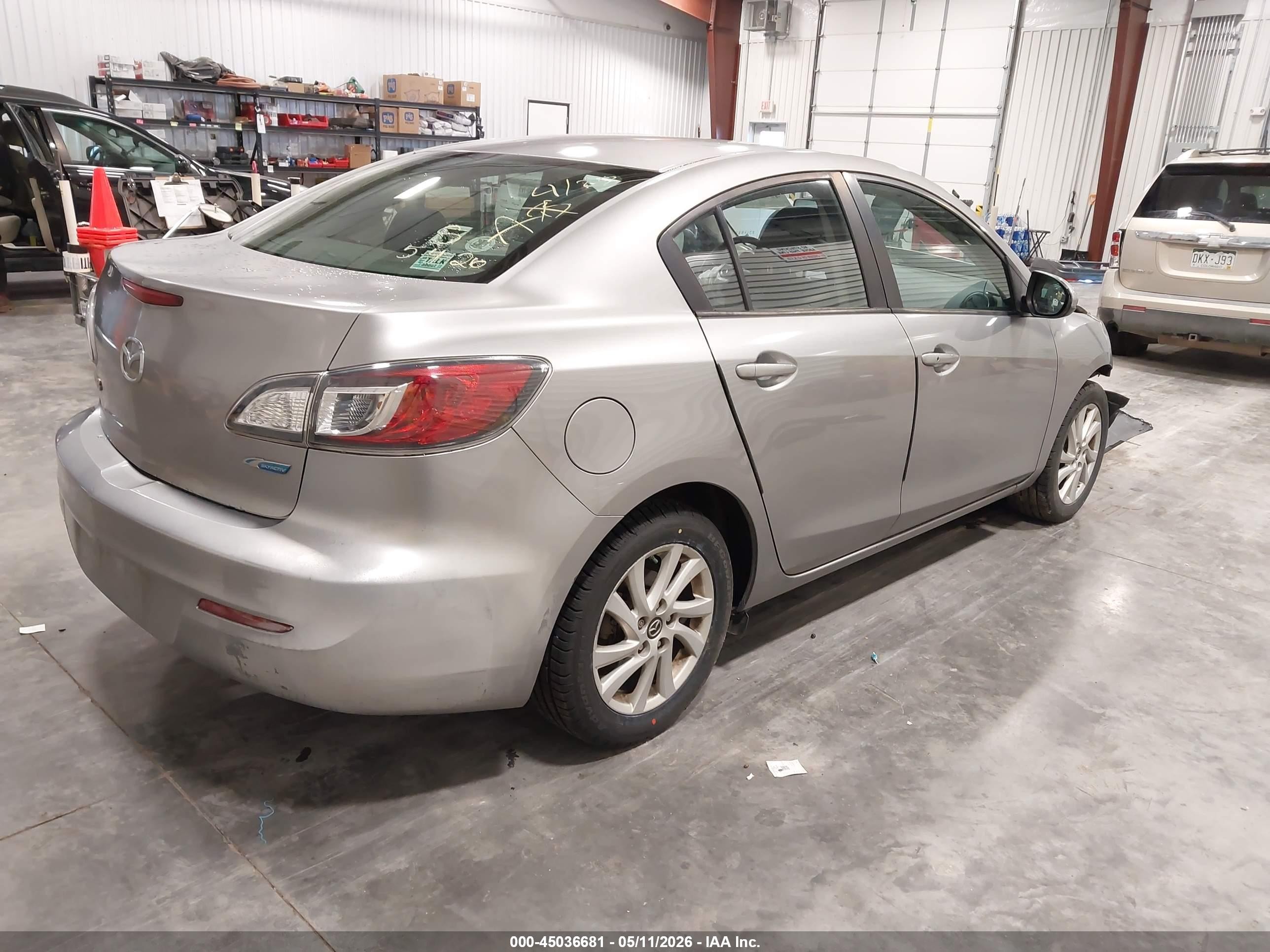 2013 Mazda Mazda3 I Touring Silver vin: JM1BL1VP9D1813851