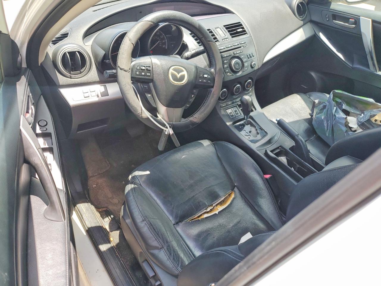 2012 Mazda 3 S White vin: JM1BL1W51C1503690