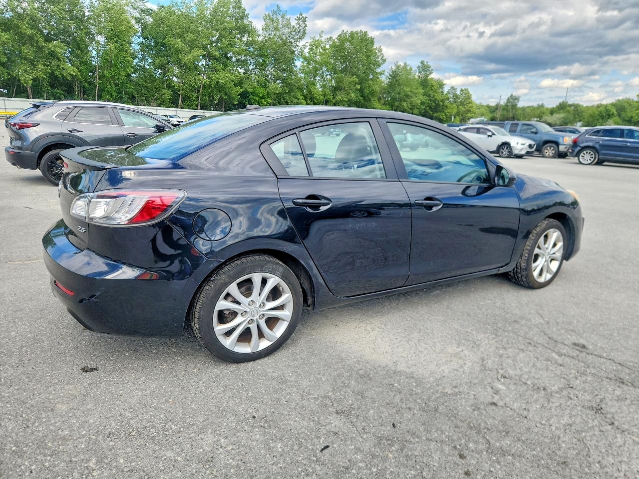 2011 Mazda 3 S Черный vin: JM1BL1W61B1377404