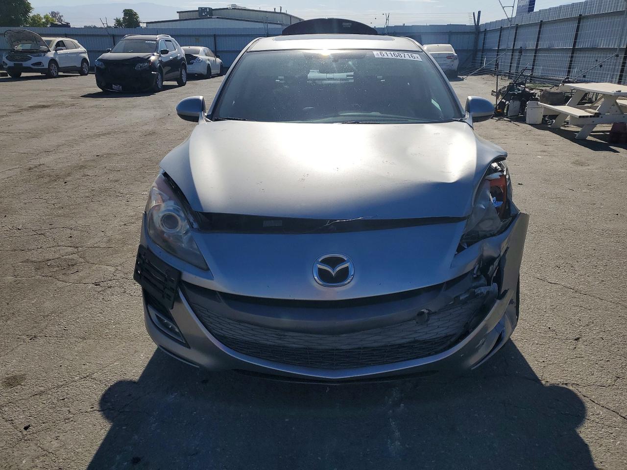 2011 Mazda 3 S Серебряный vin: JM1BL1W62B1411835