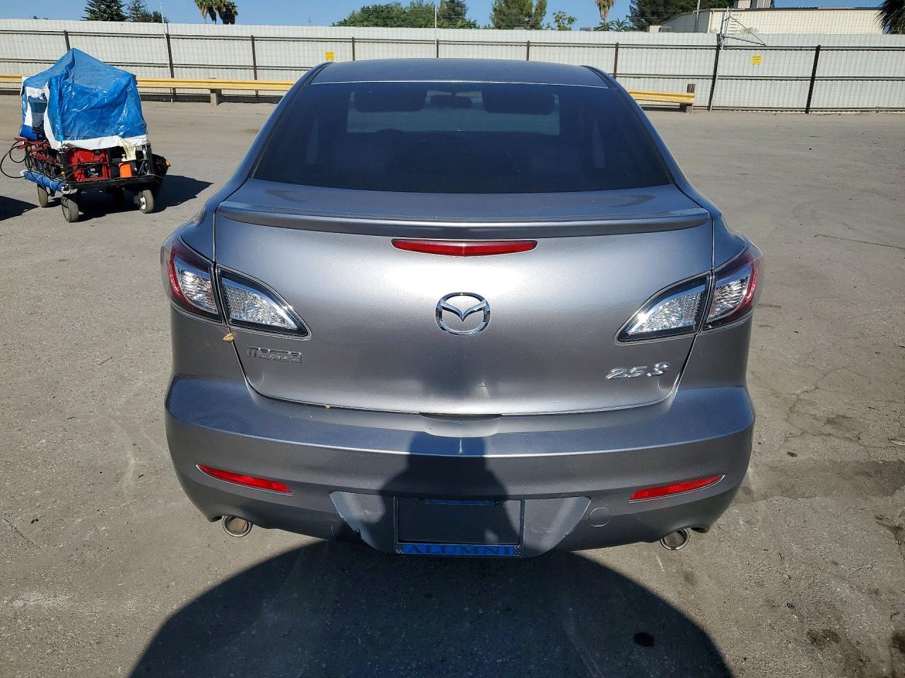 2011 Mazda 3 S Серебряный vin: JM1BL1W62B1411835