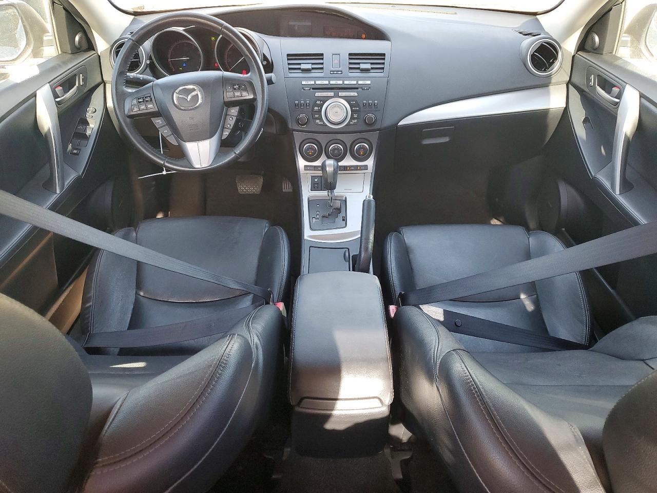 2011 Mazda 3 S Серебряный vin: JM1BL1W62B1411835