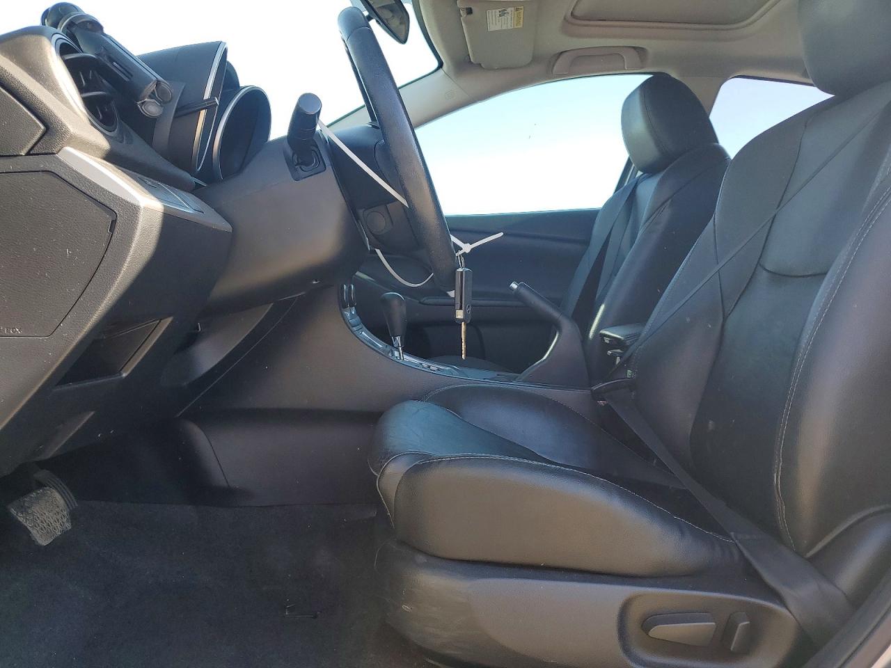 2011 Mazda 3 S Серебряный vin: JM1BL1W62B1411835