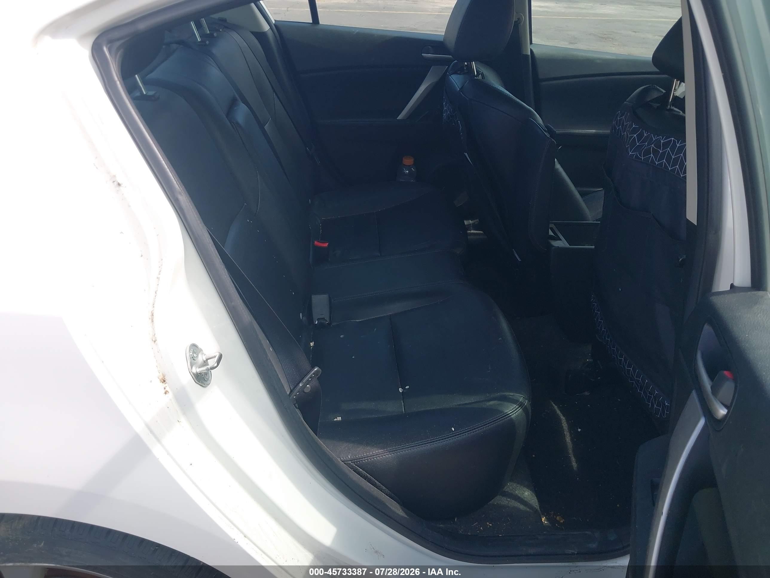 2011 Mazda Mazda3 S Grand Touring Белый vin: JM1BL1W62B1444737