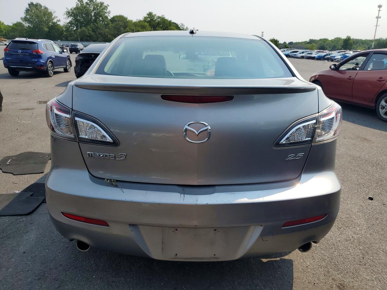 2011 Mazda 3 S Серебряный vin: JM1BL1W65B1365174