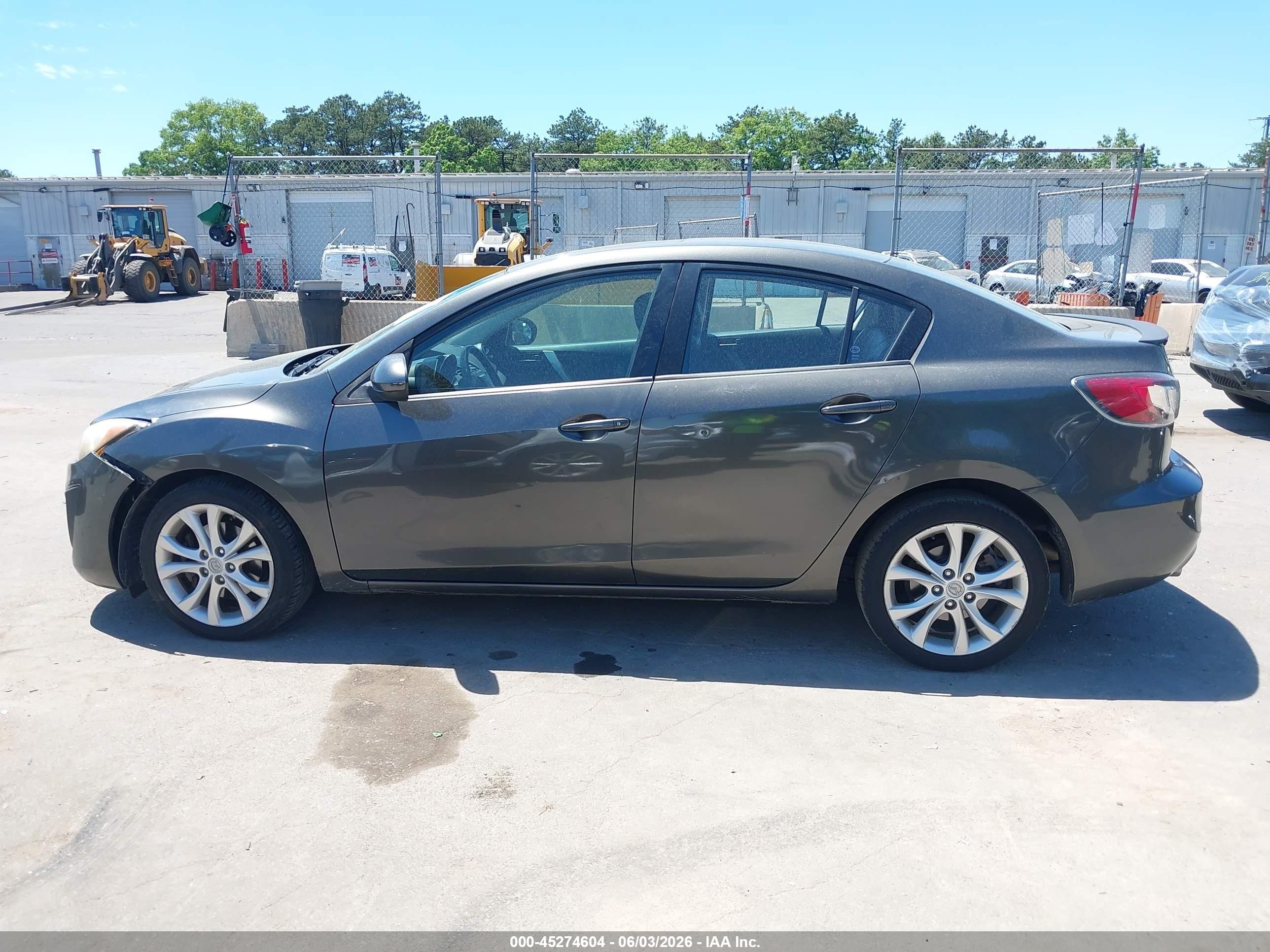 2011 Mazda Mazda3 S Grand Touring Gray vin: JM1BL1W66B1377091