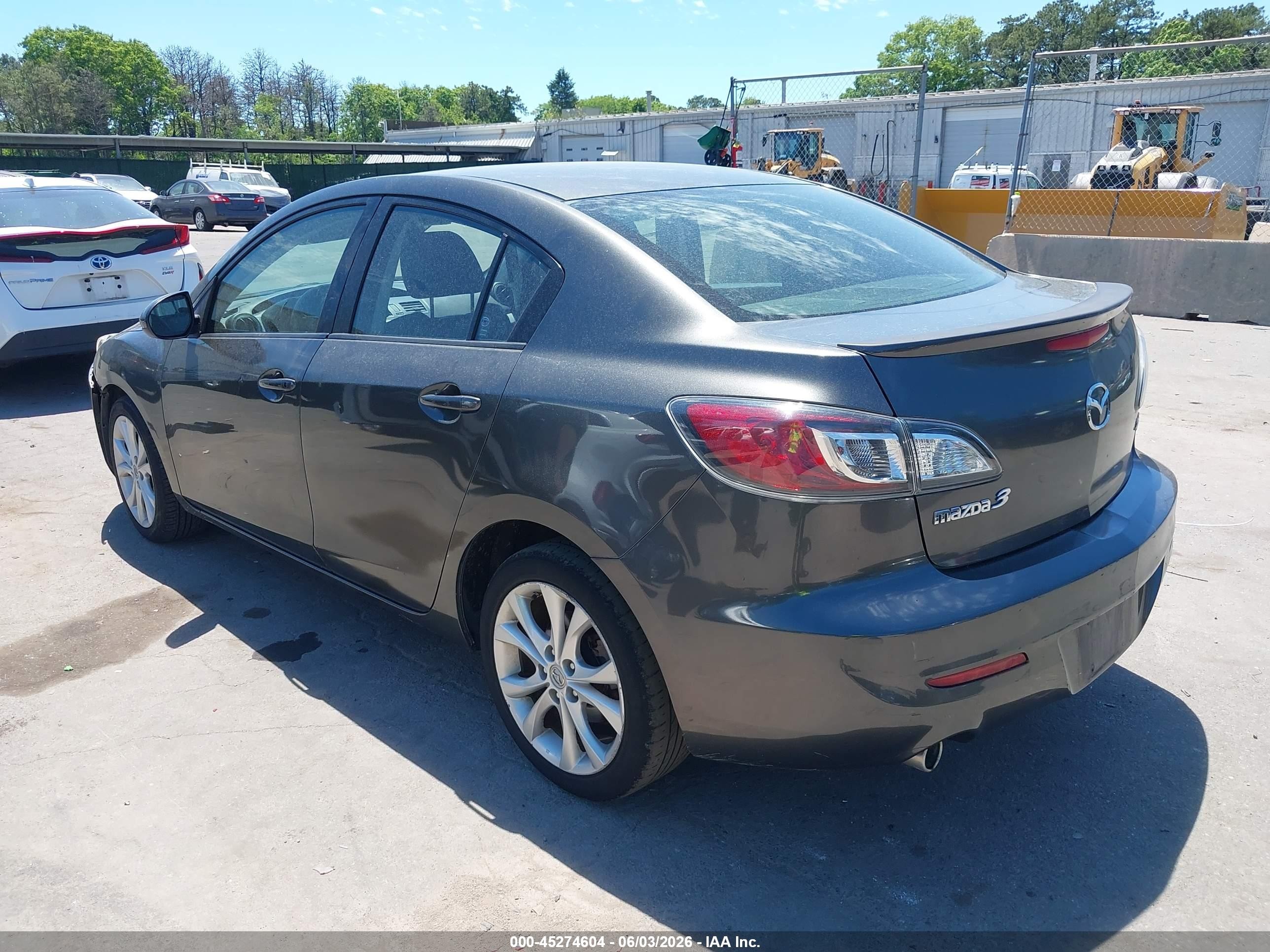 2011 Mazda Mazda3 S Grand Touring Gray vin: JM1BL1W66B1377091