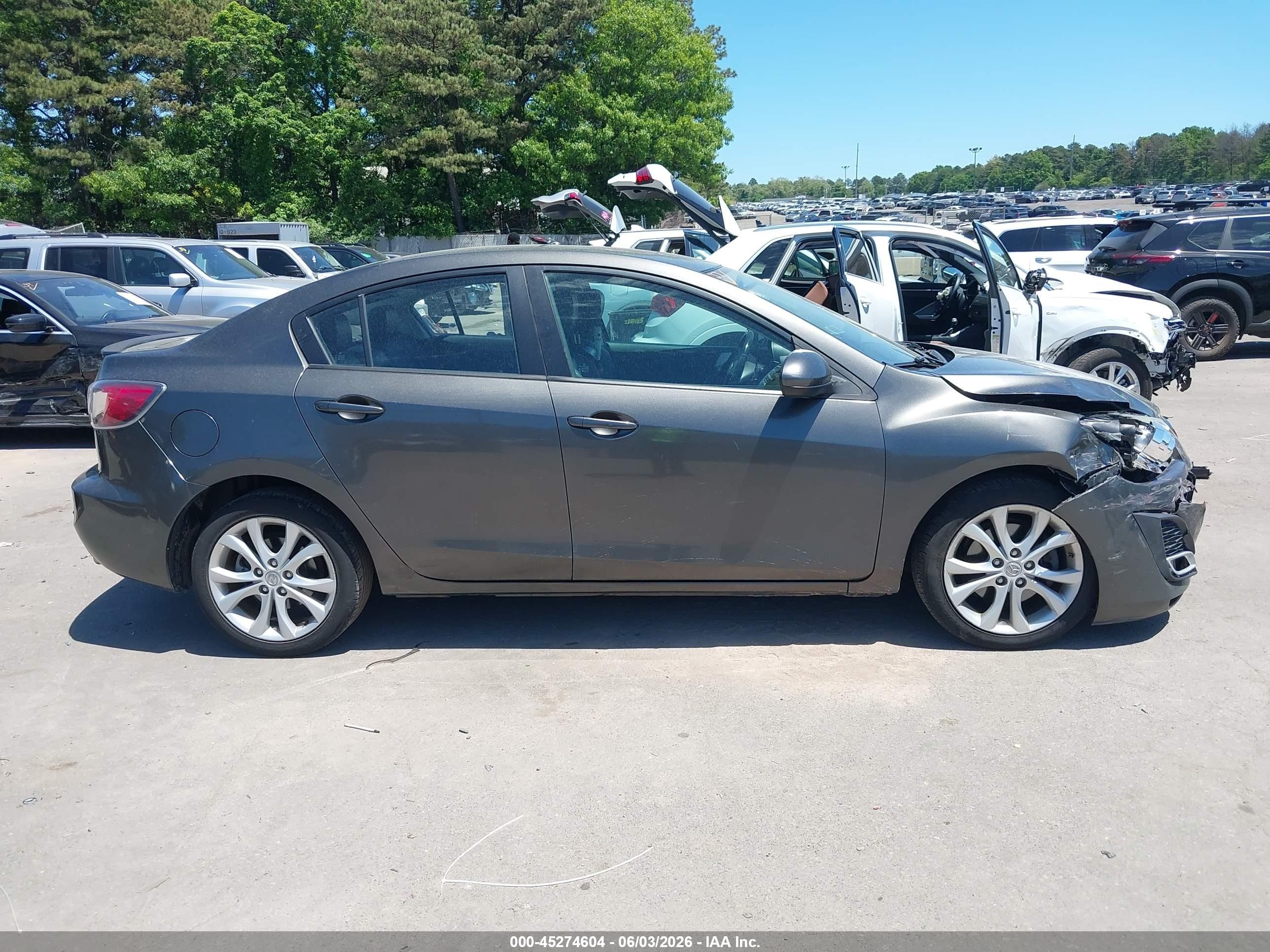 2011 Mazda Mazda3 S Grand Touring Gray vin: JM1BL1W66B1377091