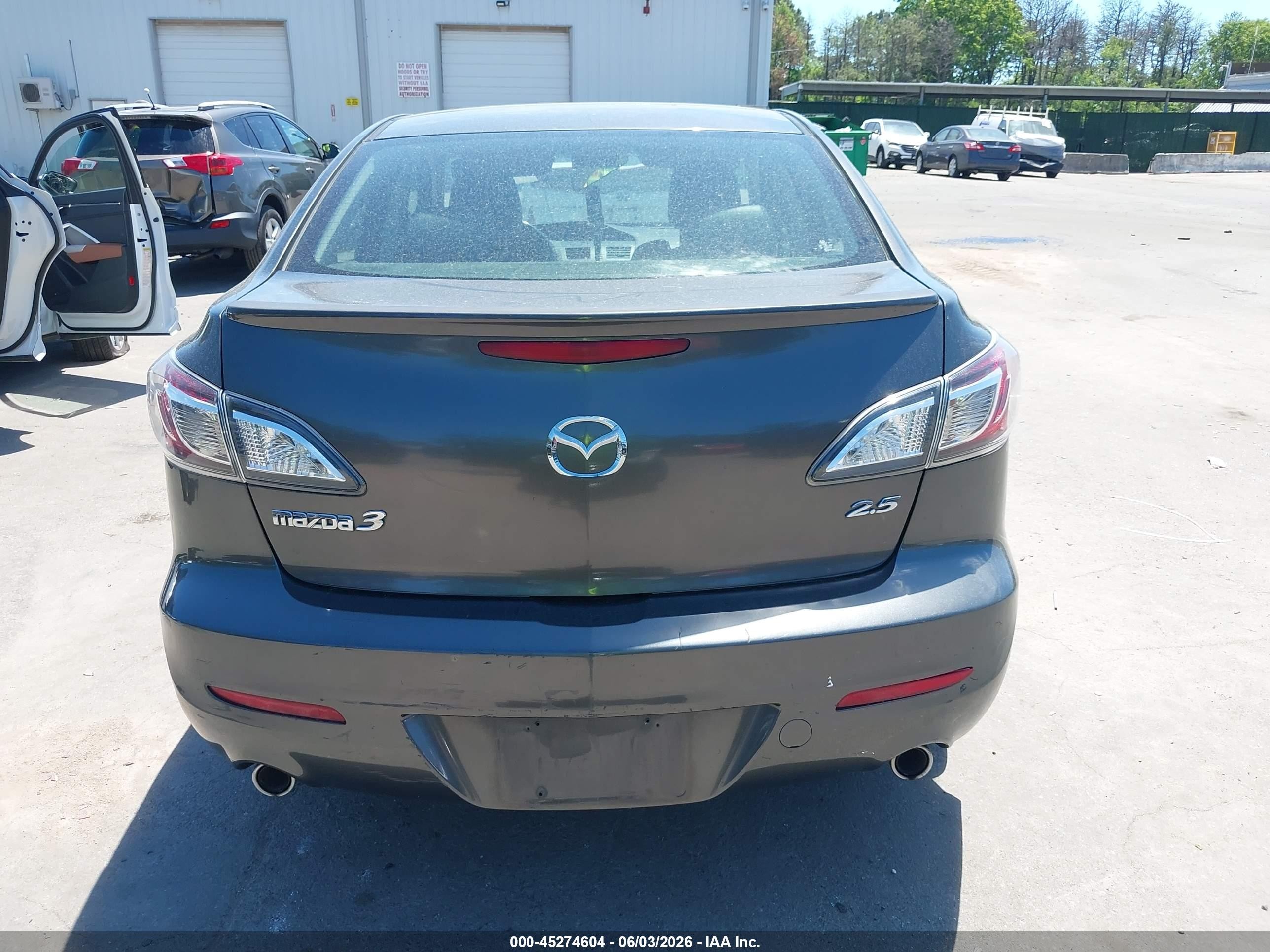 2011 Mazda Mazda3 S Grand Touring Gray vin: JM1BL1W66B1377091