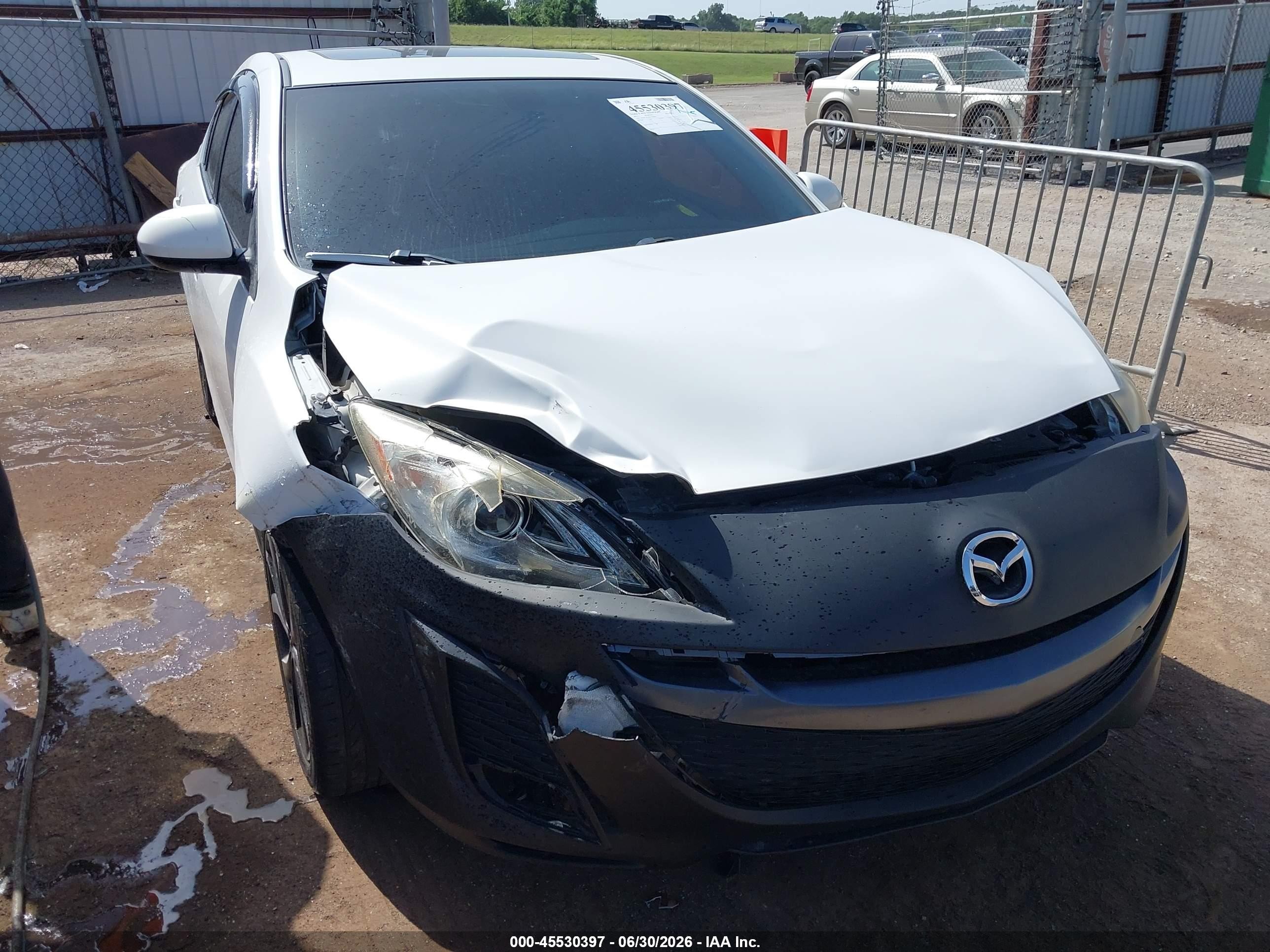 2011 Mazda Mazda3 S Grand Touring White vin: JM1BL1W66B1380900