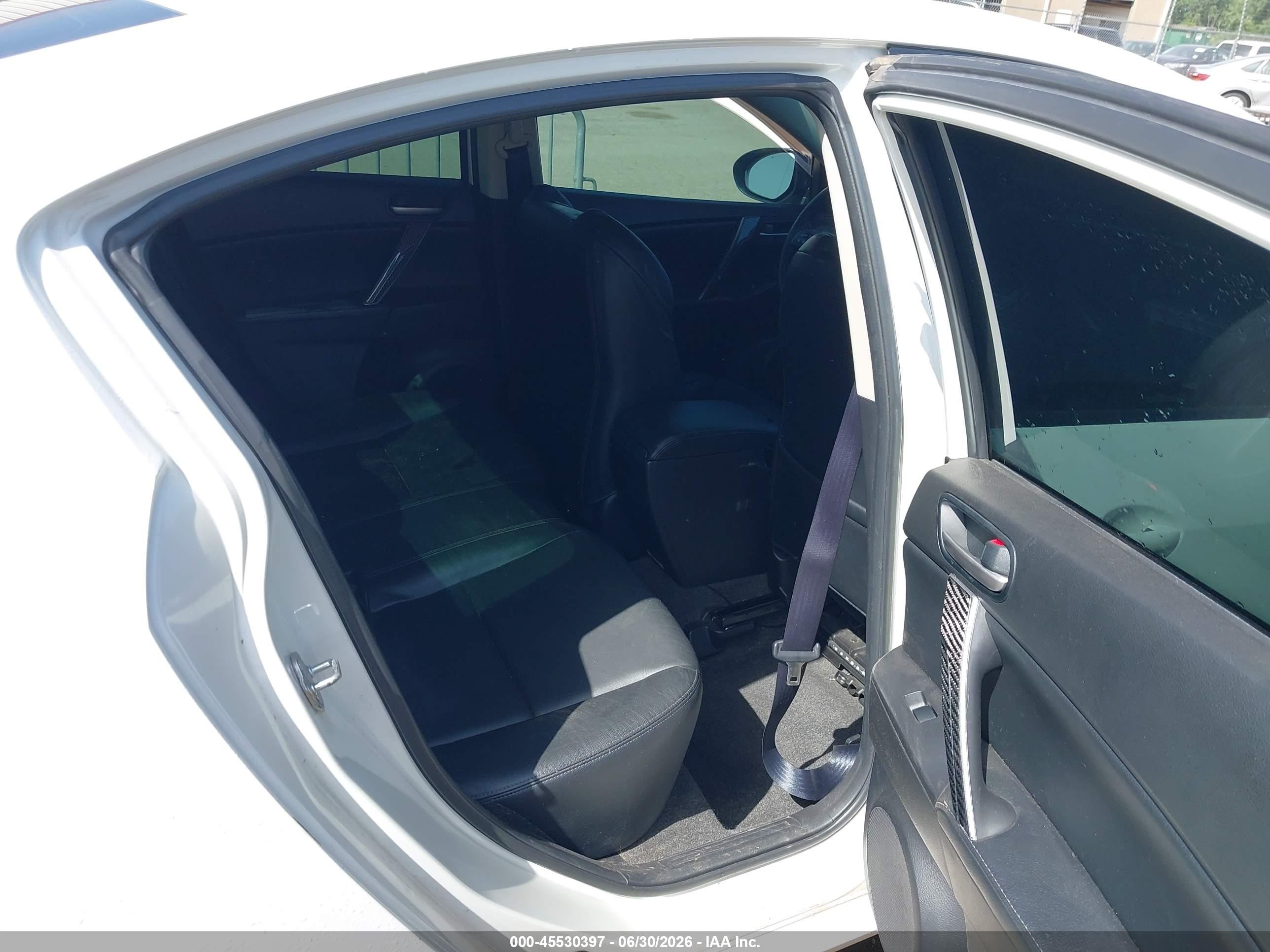 2011 Mazda Mazda3 S Grand Touring White vin: JM1BL1W66B1380900