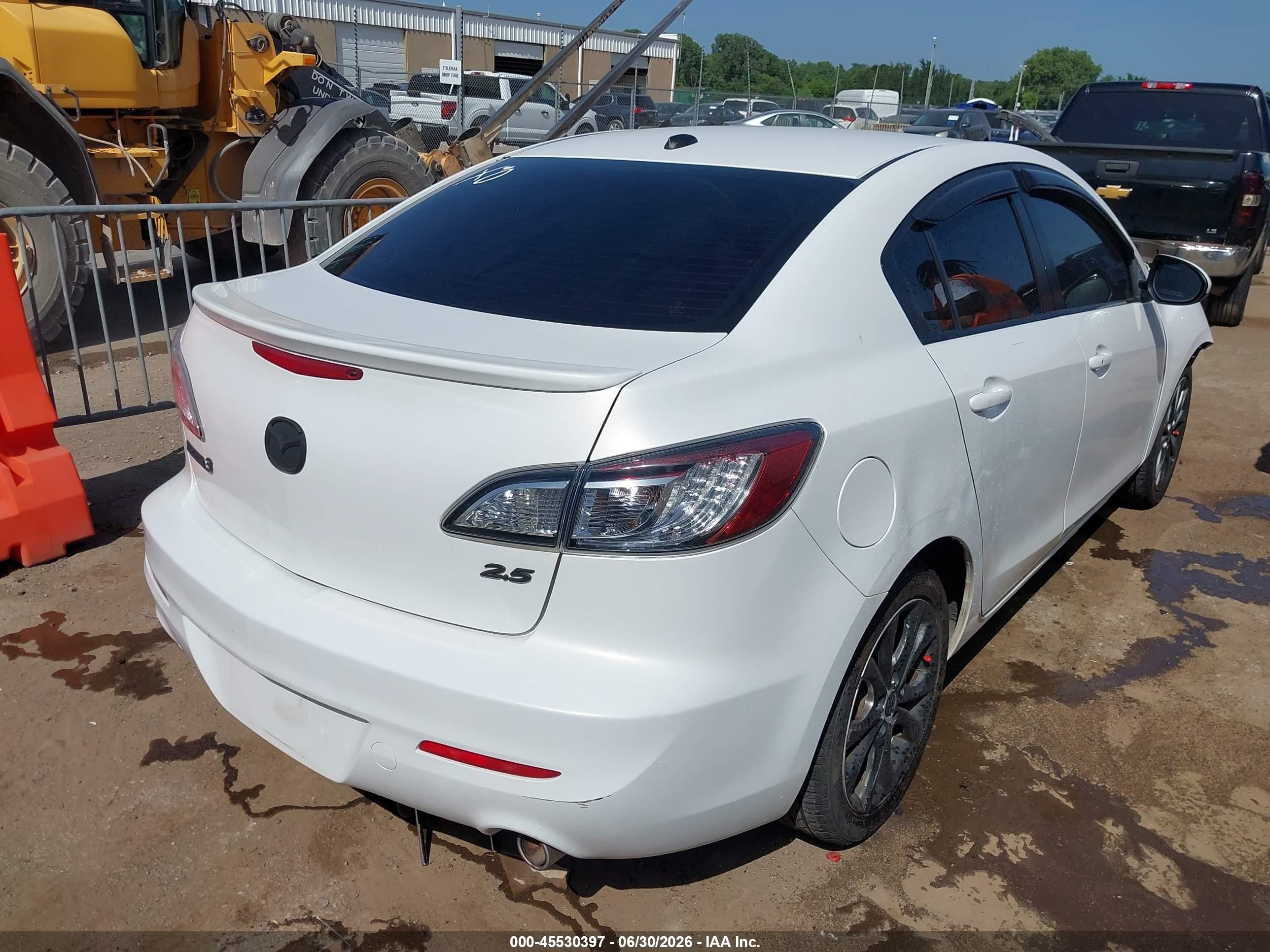2011 Mazda Mazda3 S Grand Touring White vin: JM1BL1W66B1380900