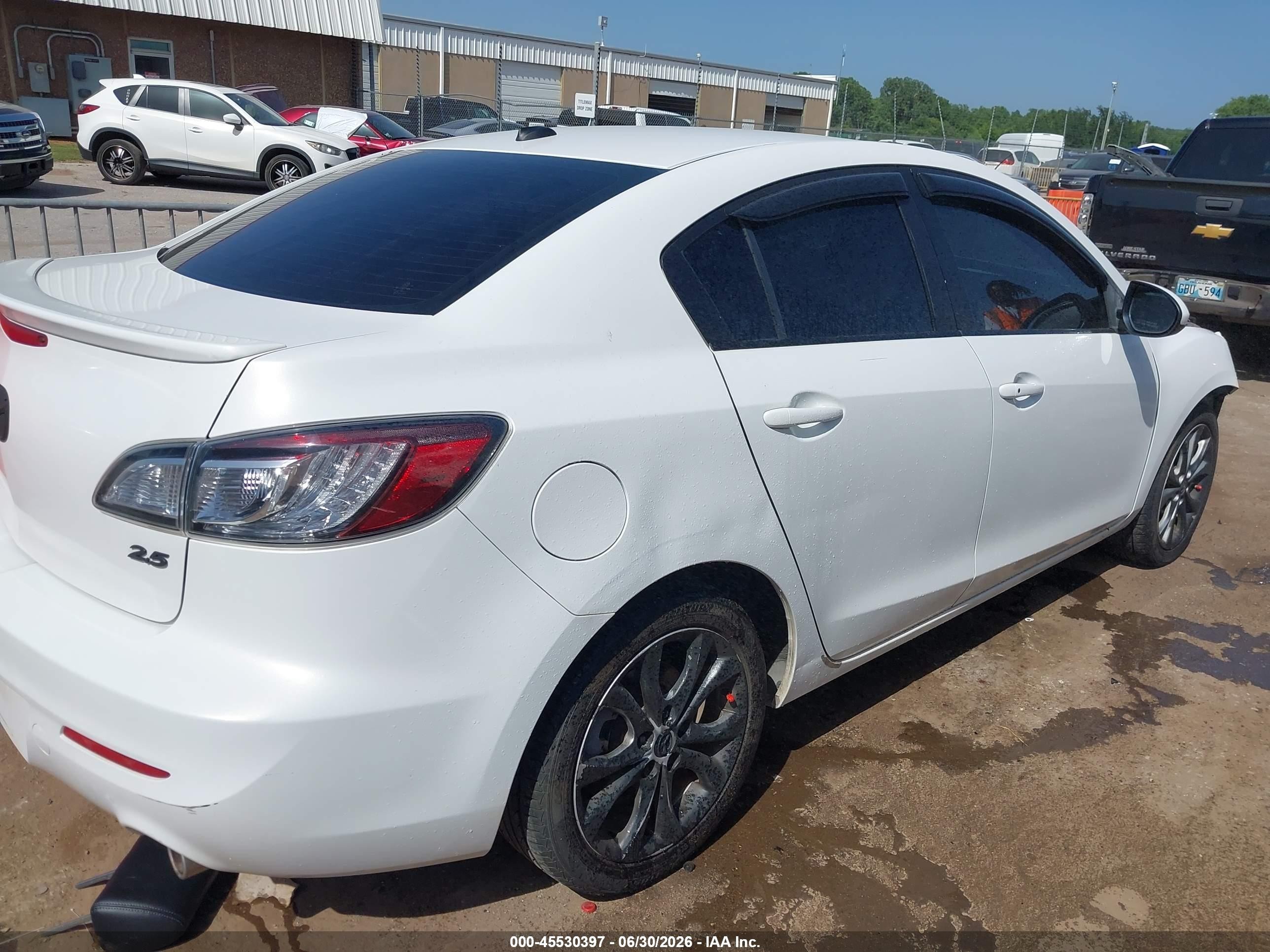 2011 Mazda Mazda3 S Grand Touring White vin: JM1BL1W66B1380900