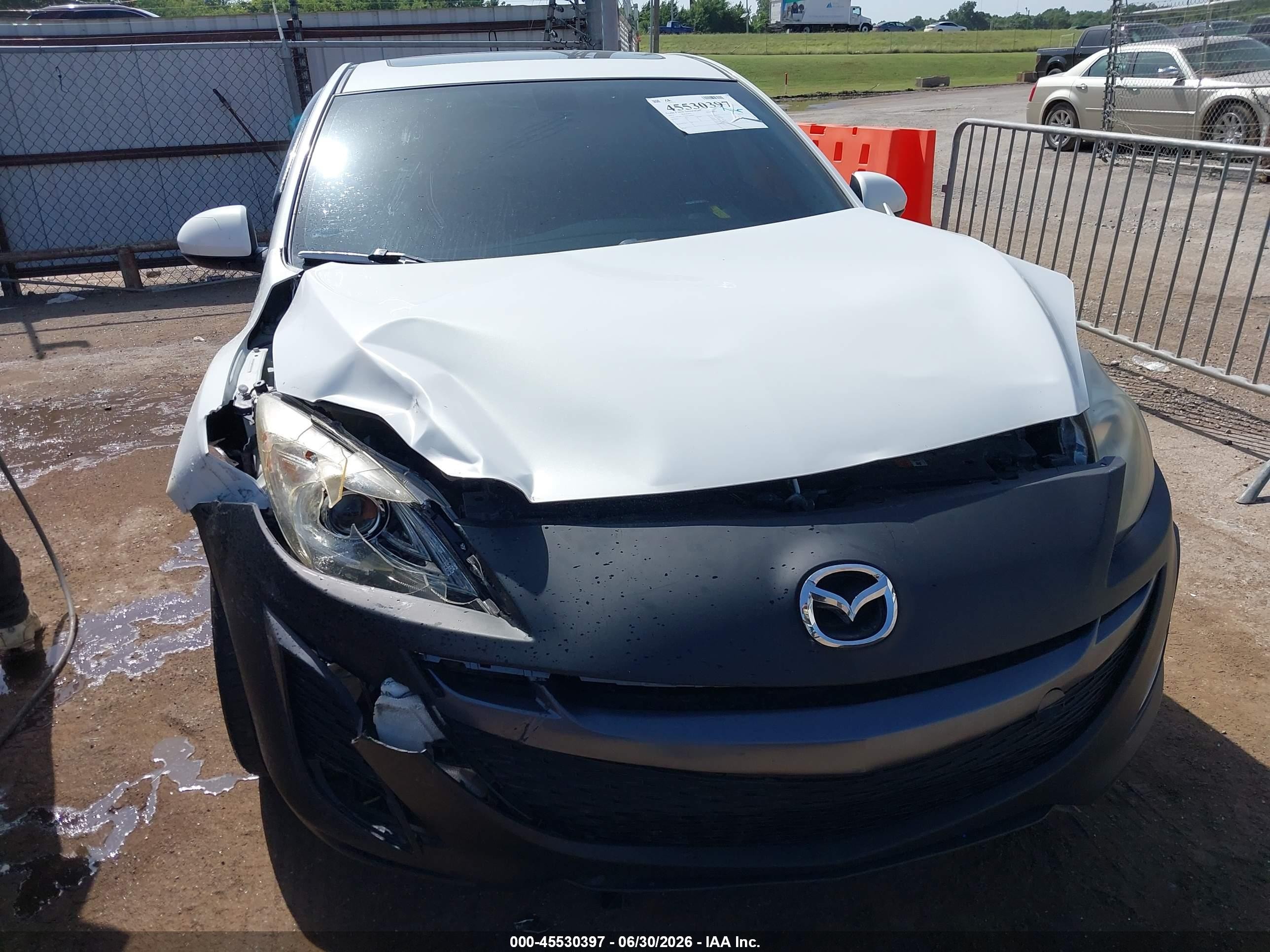 2011 Mazda Mazda3 S Grand Touring White vin: JM1BL1W66B1380900