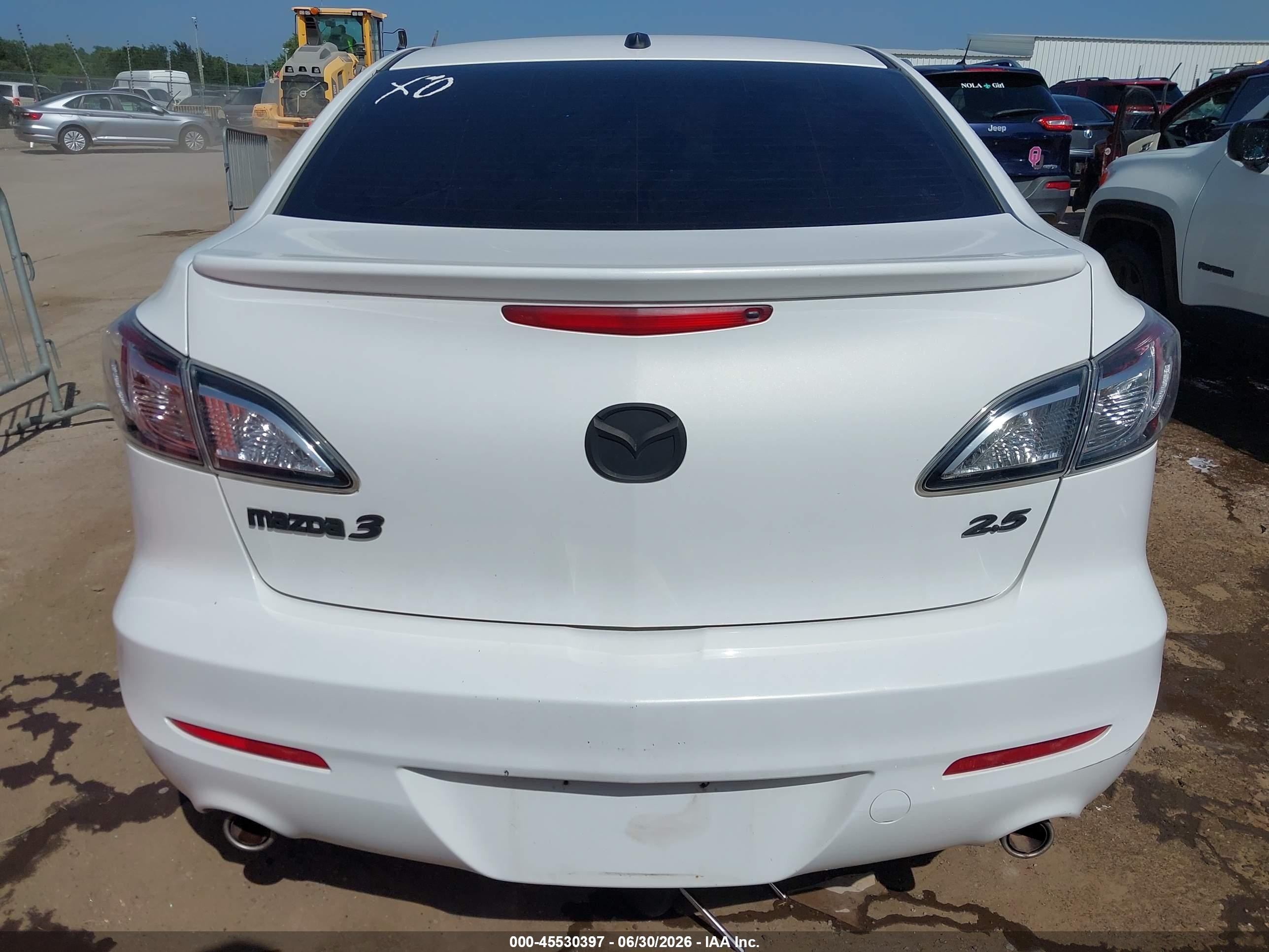 2011 Mazda Mazda3 S Grand Touring White vin: JM1BL1W66B1380900