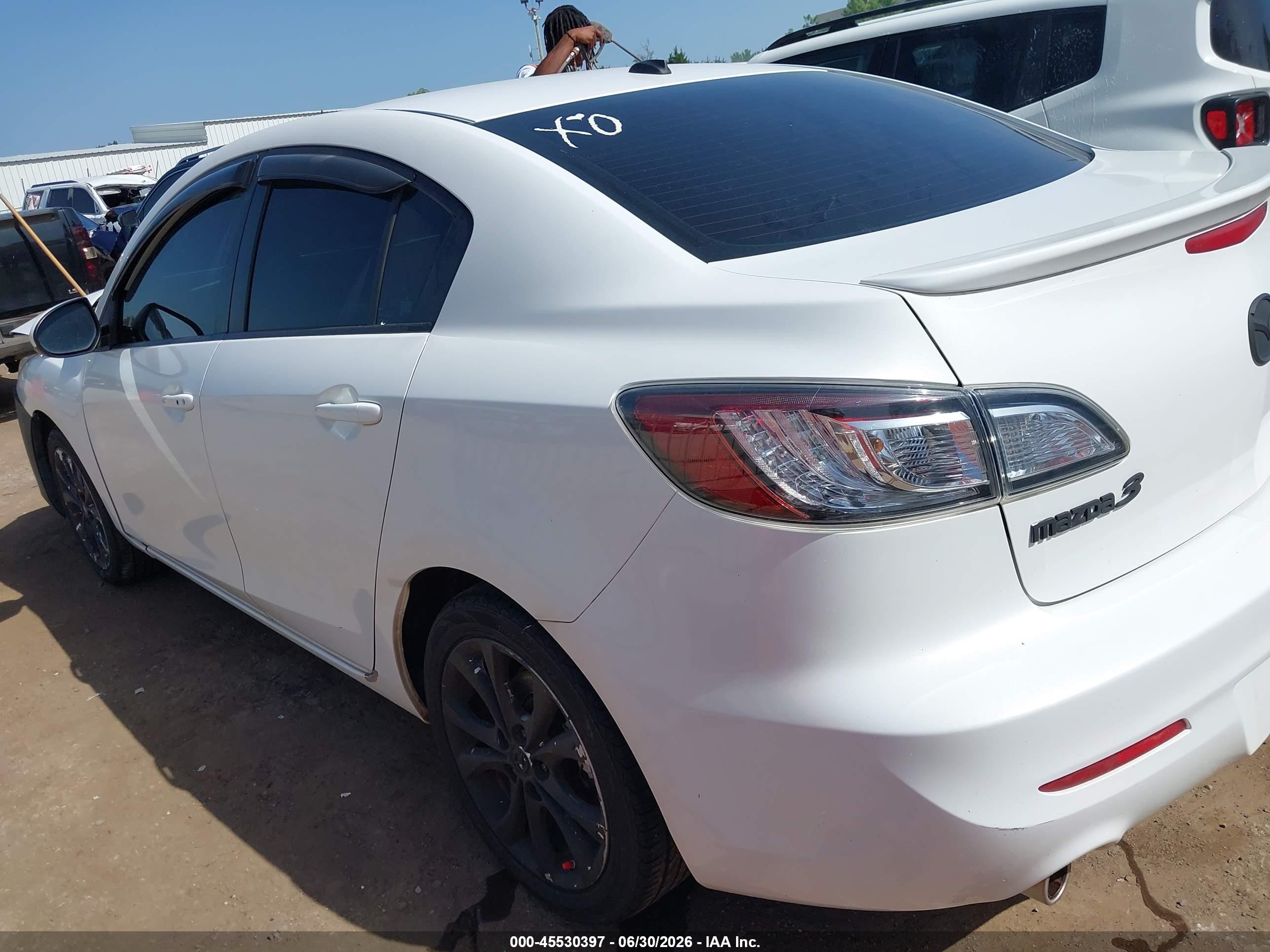 2011 Mazda Mazda3 S Grand Touring White vin: JM1BL1W66B1380900